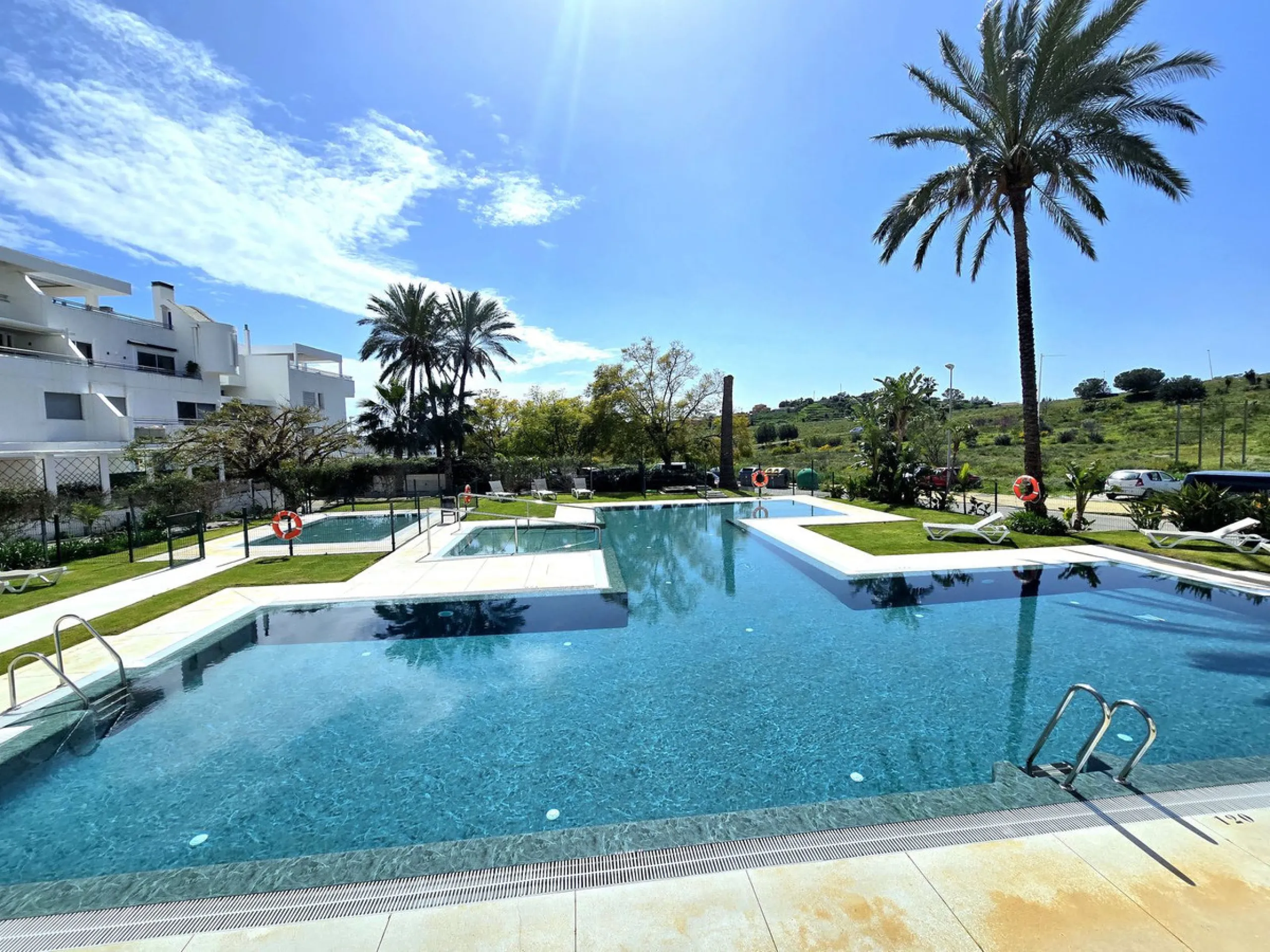 Luxury duplex penthouse with 3 terraces, private solarium and mountain views on the Costa del Sol