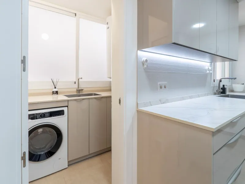 This modern and spacious apartment has been fully renovated, offering a fresh and functional design ideal for year-round living or as a smart investment opportunity. The property features a bright and generous living-dining area with direct access to a pr