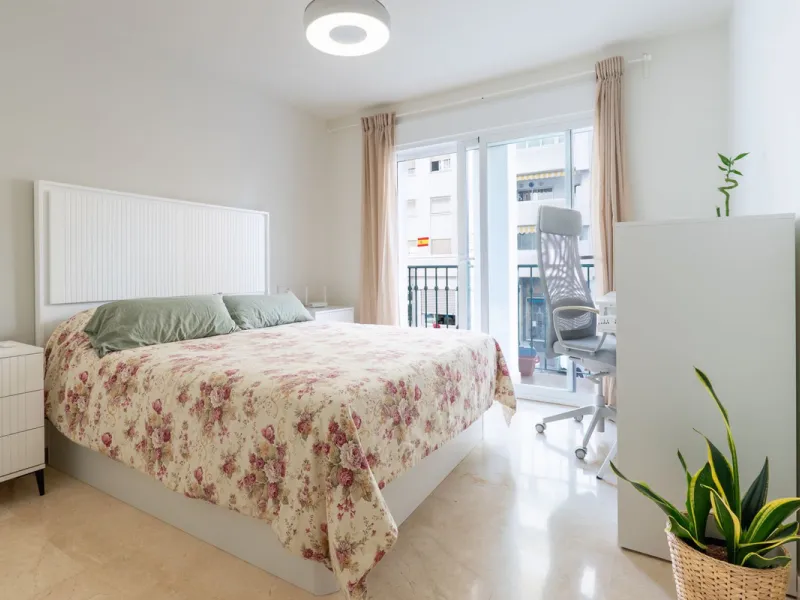 This modern and spacious apartment has been fully renovated, offering a fresh and functional design ideal for year-round living or as a smart investment opportunity. The property features a bright and generous living-dining area with direct access to a pr