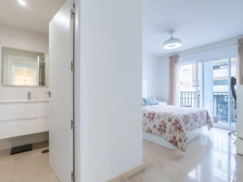 This modern and spacious apartment has been fully renovated, offering a fresh and functional design ideal for year-round living or as a smart investment opportunity. The property features a bright and generous living-dining area with direct access to a pr