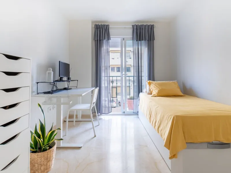 This modern and spacious apartment has been fully renovated, offering a fresh and functional design ideal for year-round living or as a smart investment opportunity. The property features a bright and generous living-dining area with direct access to a pr
