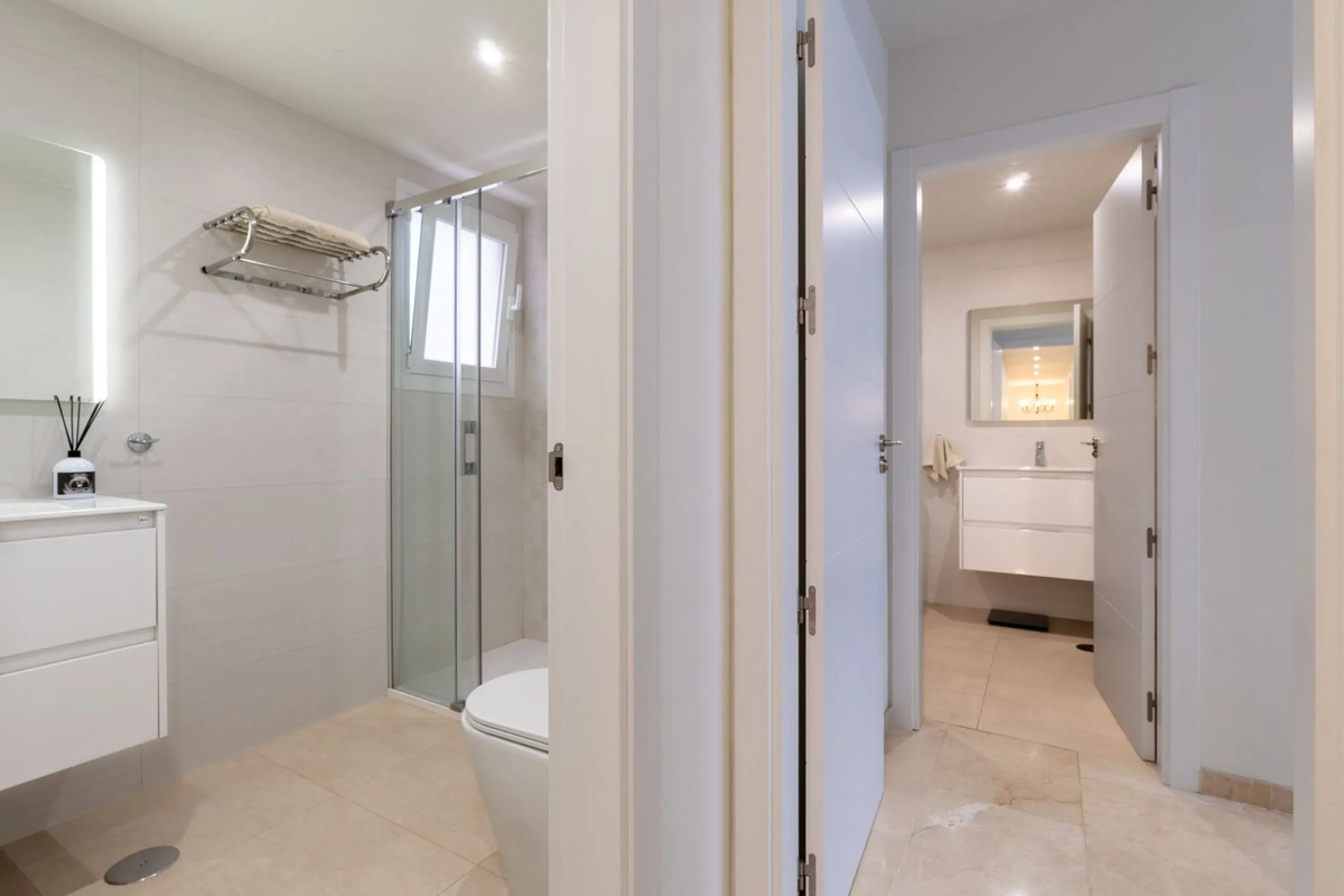 This modern and spacious apartment has been fully renovated, offering a fresh and functional design ideal for year-round living or as a smart investment opportunity. The property features a bright and generous living-dining area with direct access to a pr