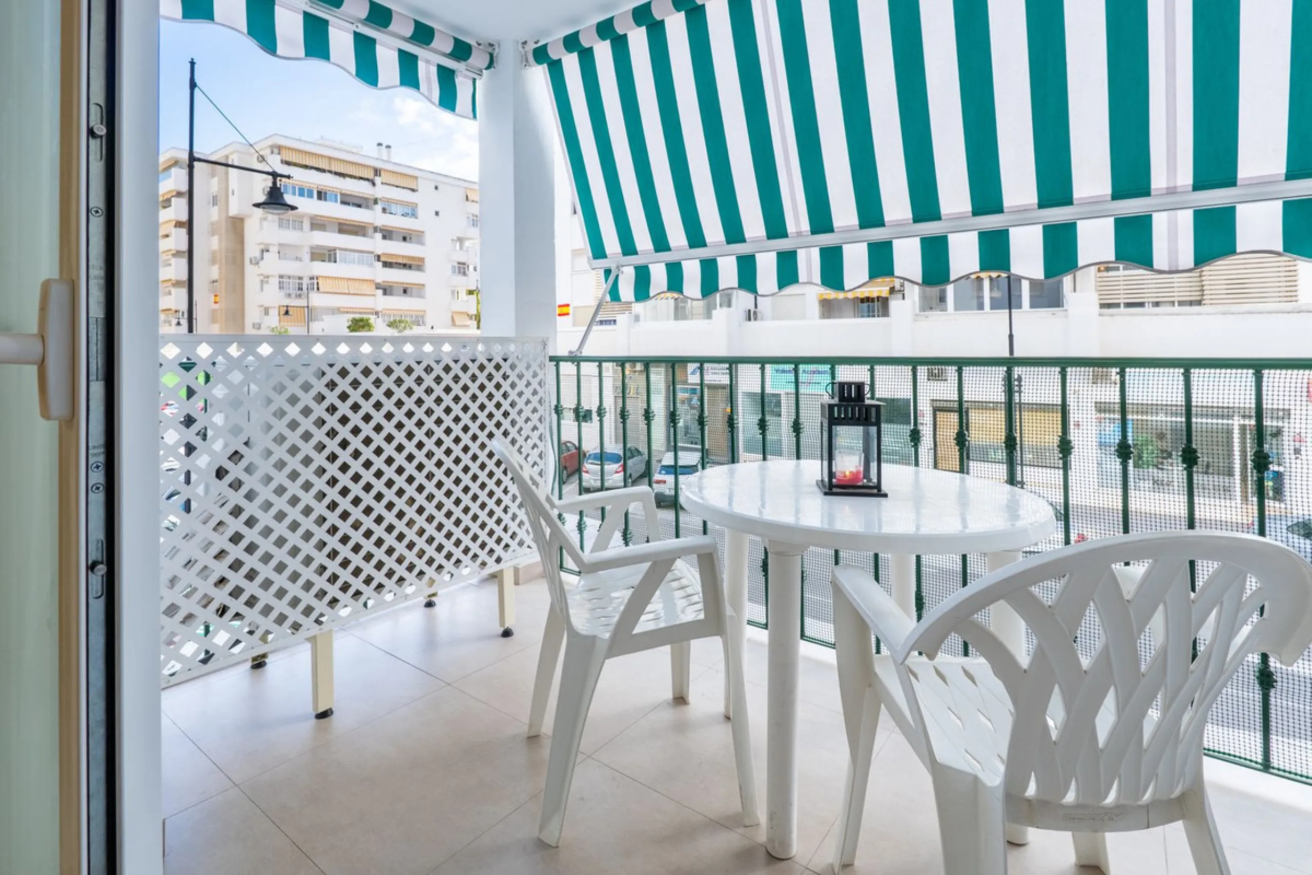 This modern and spacious apartment has been fully renovated, offering a fresh and functional design ideal for year-round living or as a smart investment opportunity. The property features a bright and generous living-dining area with direct access to a pr