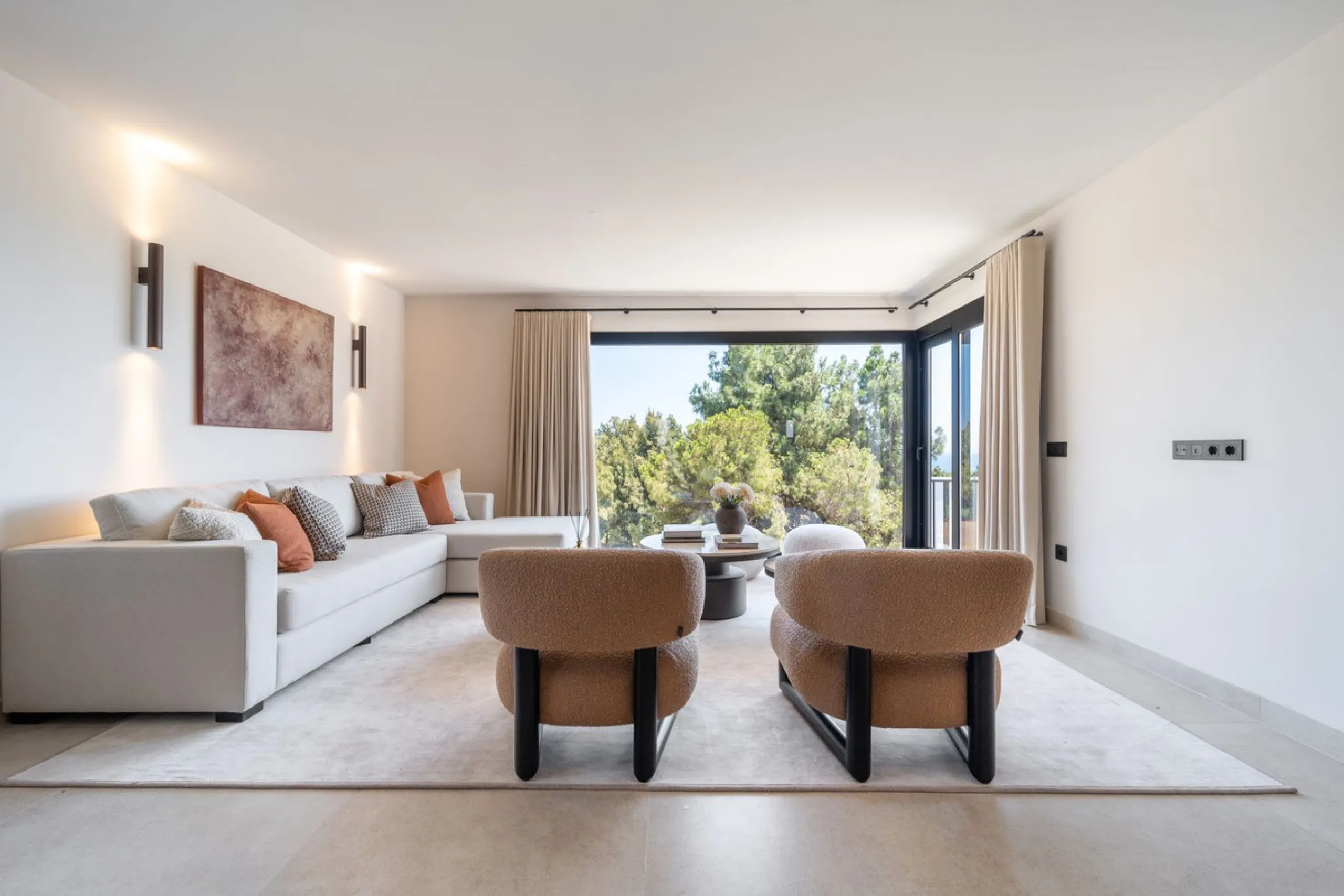 Unique opportunity to purchase a villa within walking distance to all amenities, beach and golf.