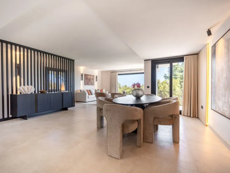 Unique opportunity to purchase a villa within walking distance to all amenities, beach and golf.