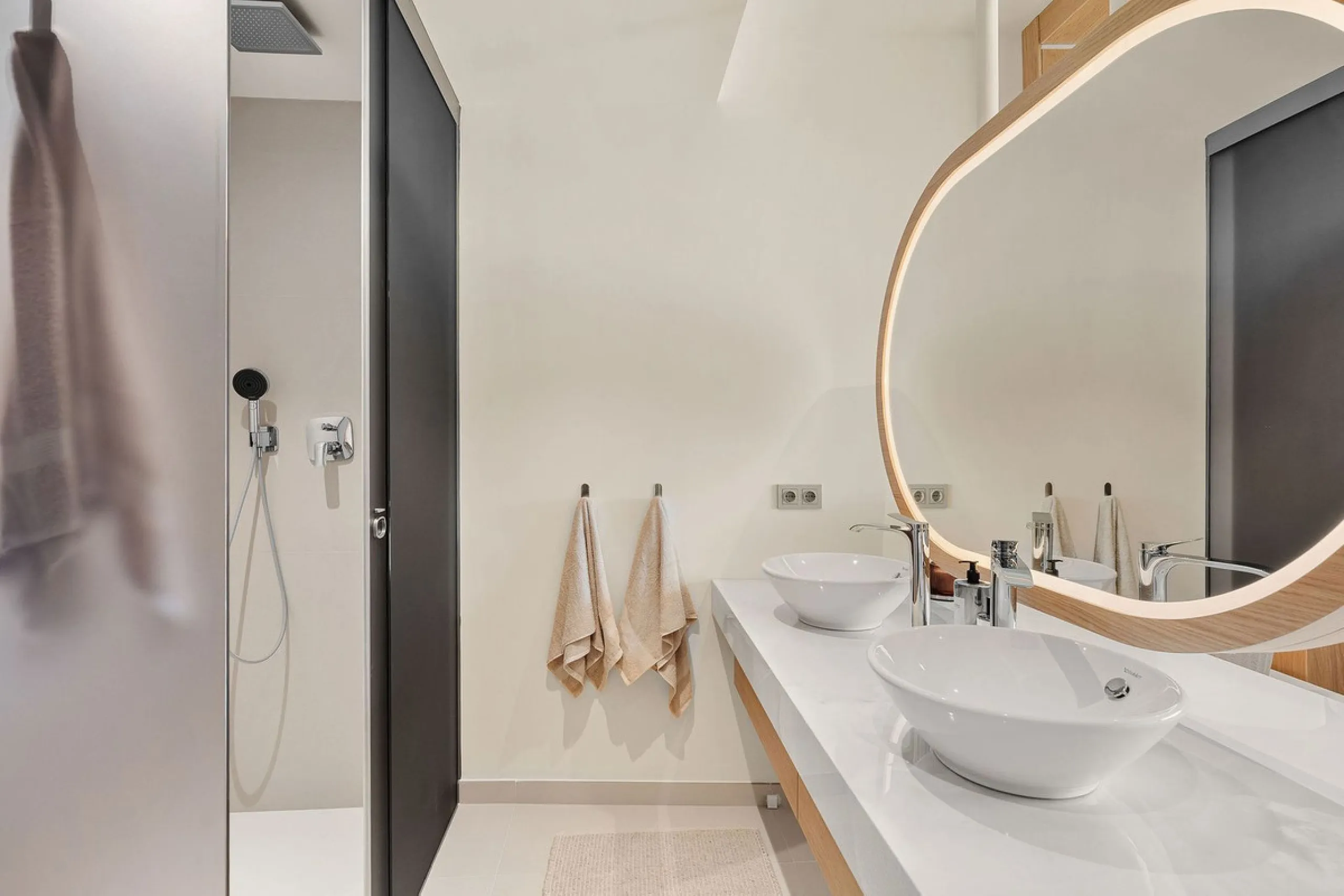 Experience refined coastal living in this brand-new luxury apartment set within the prestigious Higuerón Resort.