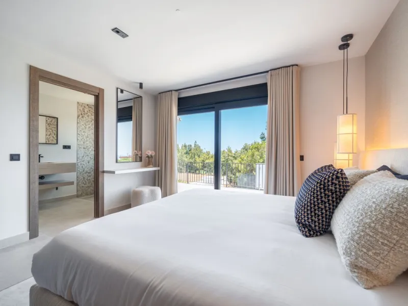 Unique opportunity to purchase a villa within walking distance to all amenities, beach and golf.