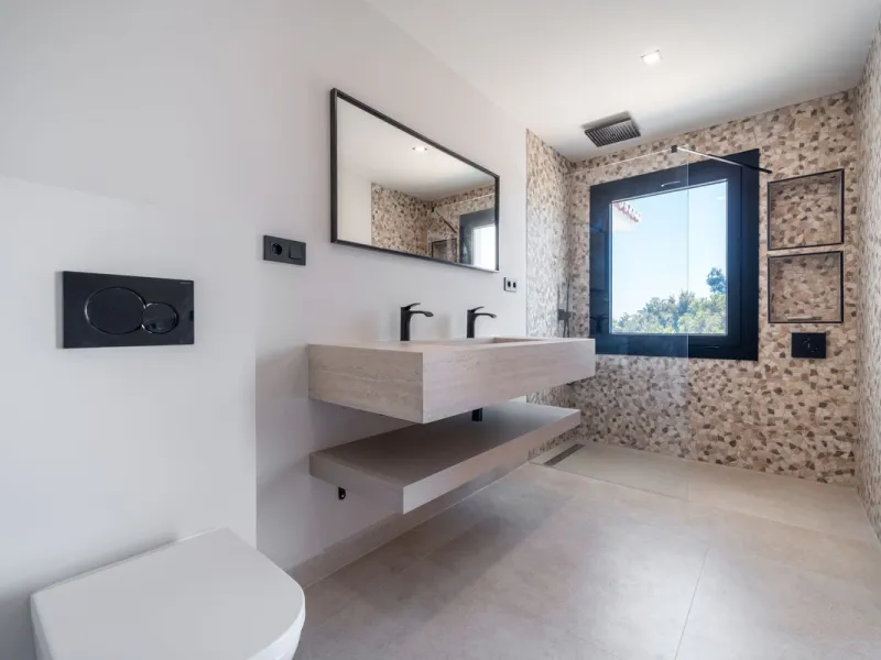 Unique opportunity to purchase a villa within walking distance to all amenities, beach and golf.