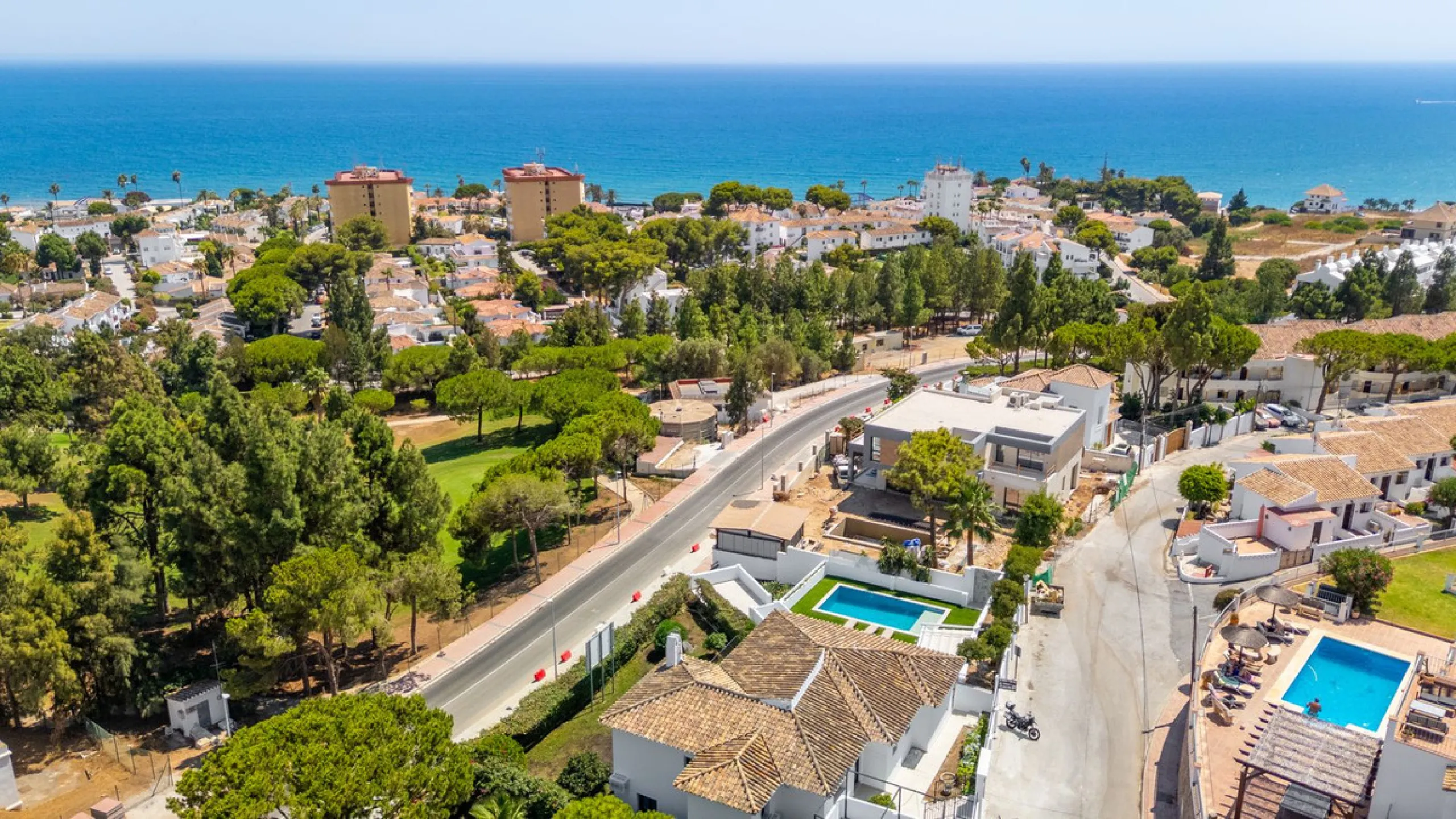 Unique opportunity to purchase a villa within walking distance to all amenities, beach and golf.