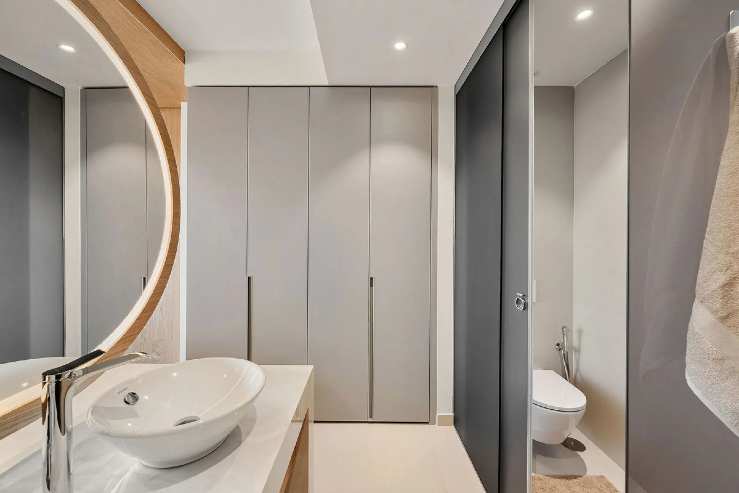 Experience refined coastal living in this brand-new luxury apartment set within the prestigious Higuerón Resort.
