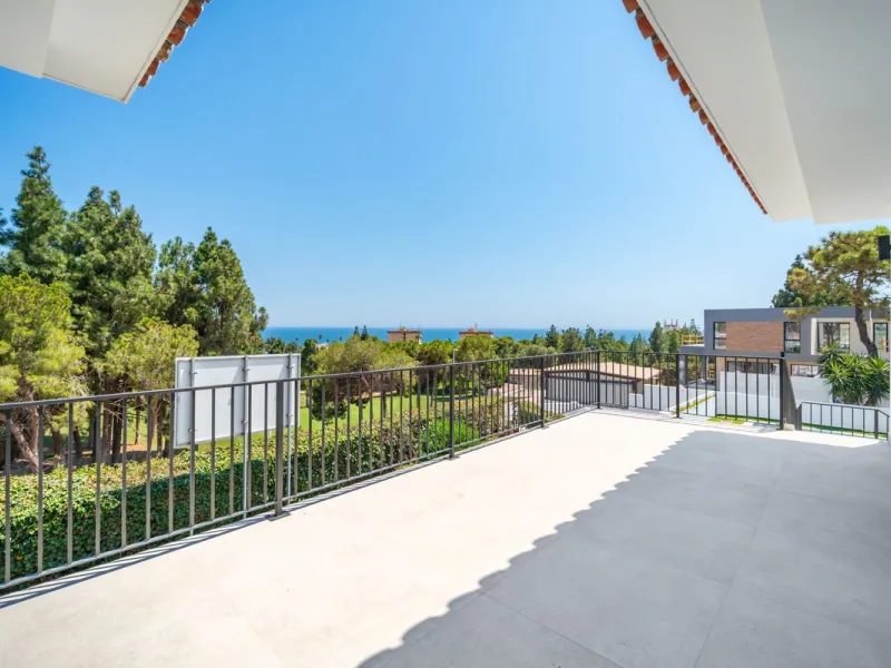 Unique opportunity to purchase a villa within walking distance to all amenities, beach and golf.