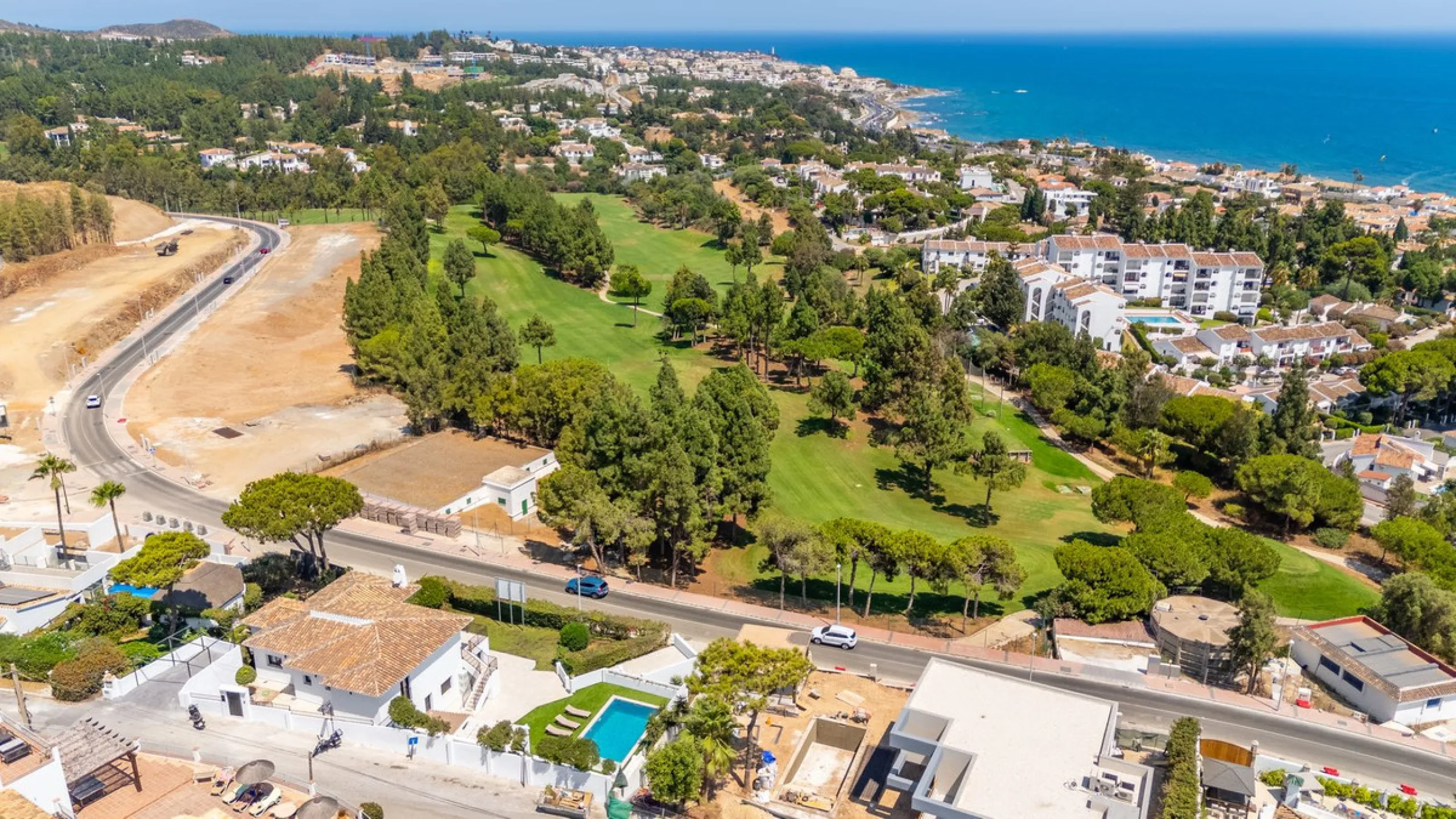 Unique opportunity to purchase a villa within walking distance to all amenities, beach and golf.