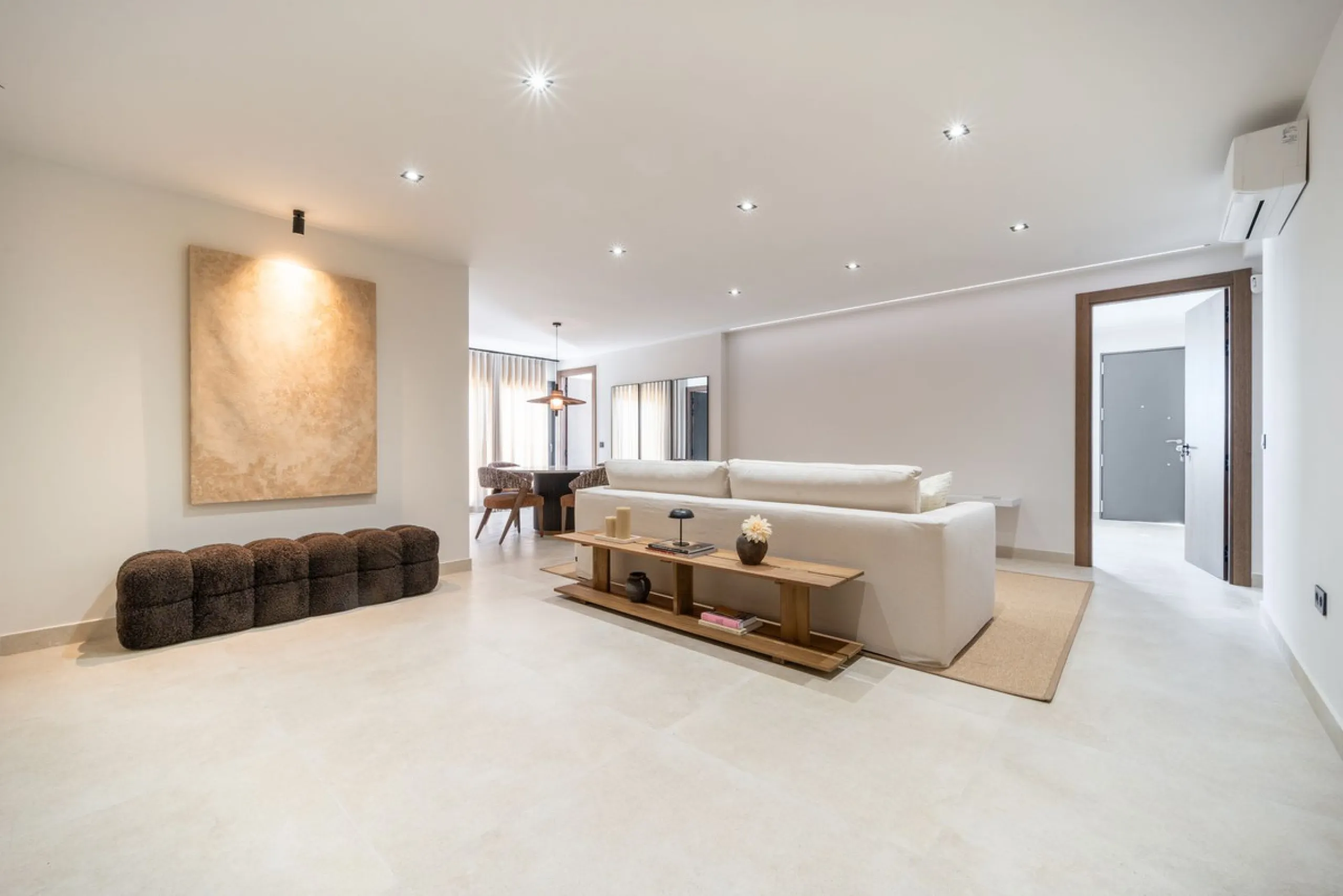 Unique opportunity to purchase a villa within walking distance to all amenities, beach and golf.