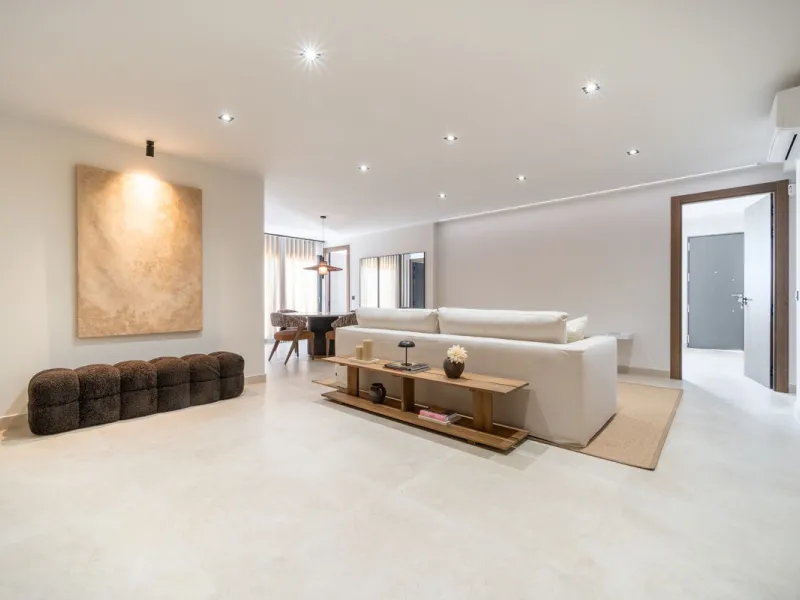 Unique opportunity to purchase a villa within walking distance to all amenities, beach and golf.