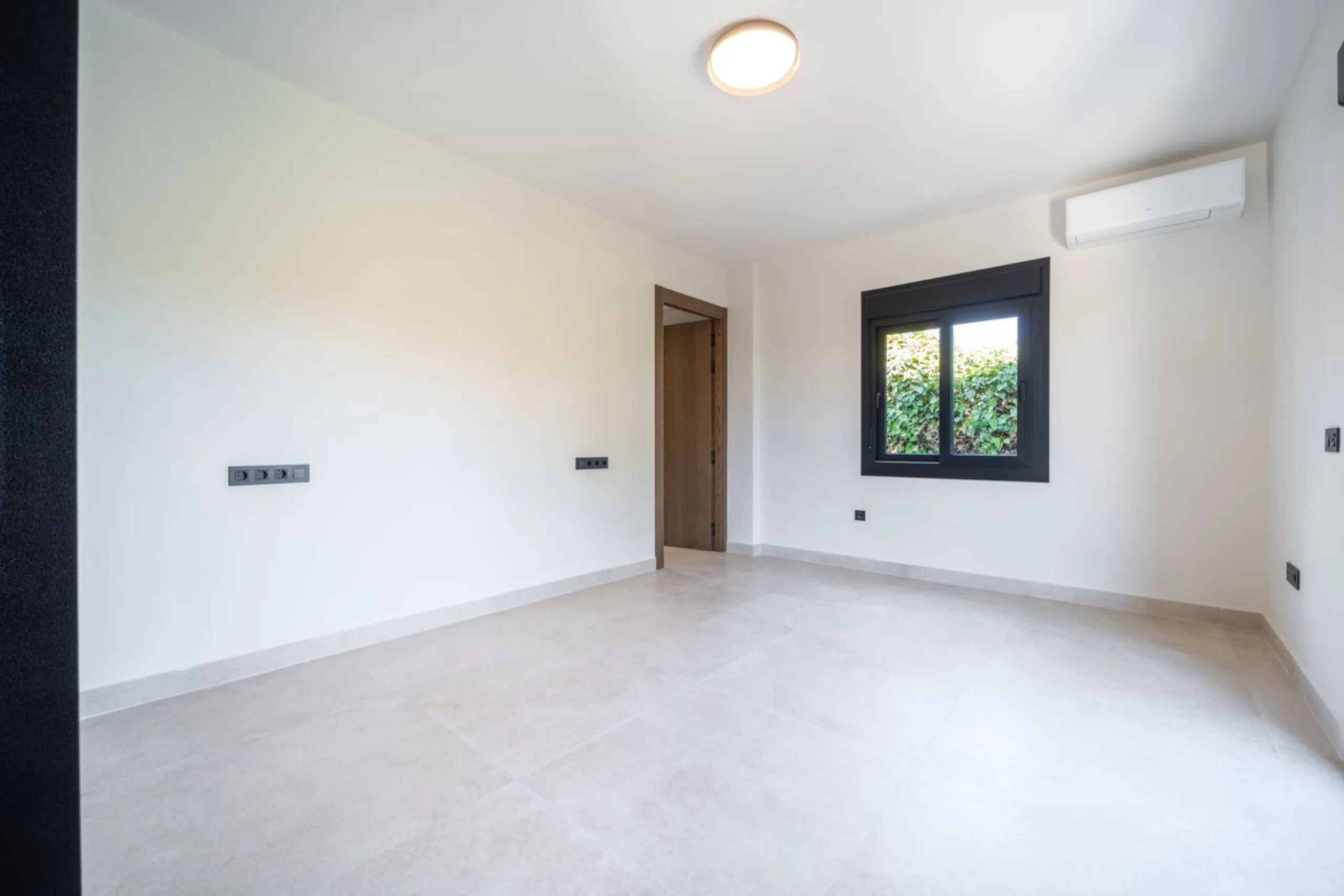 Unique opportunity to purchase a villa within walking distance to all amenities, beach and golf.