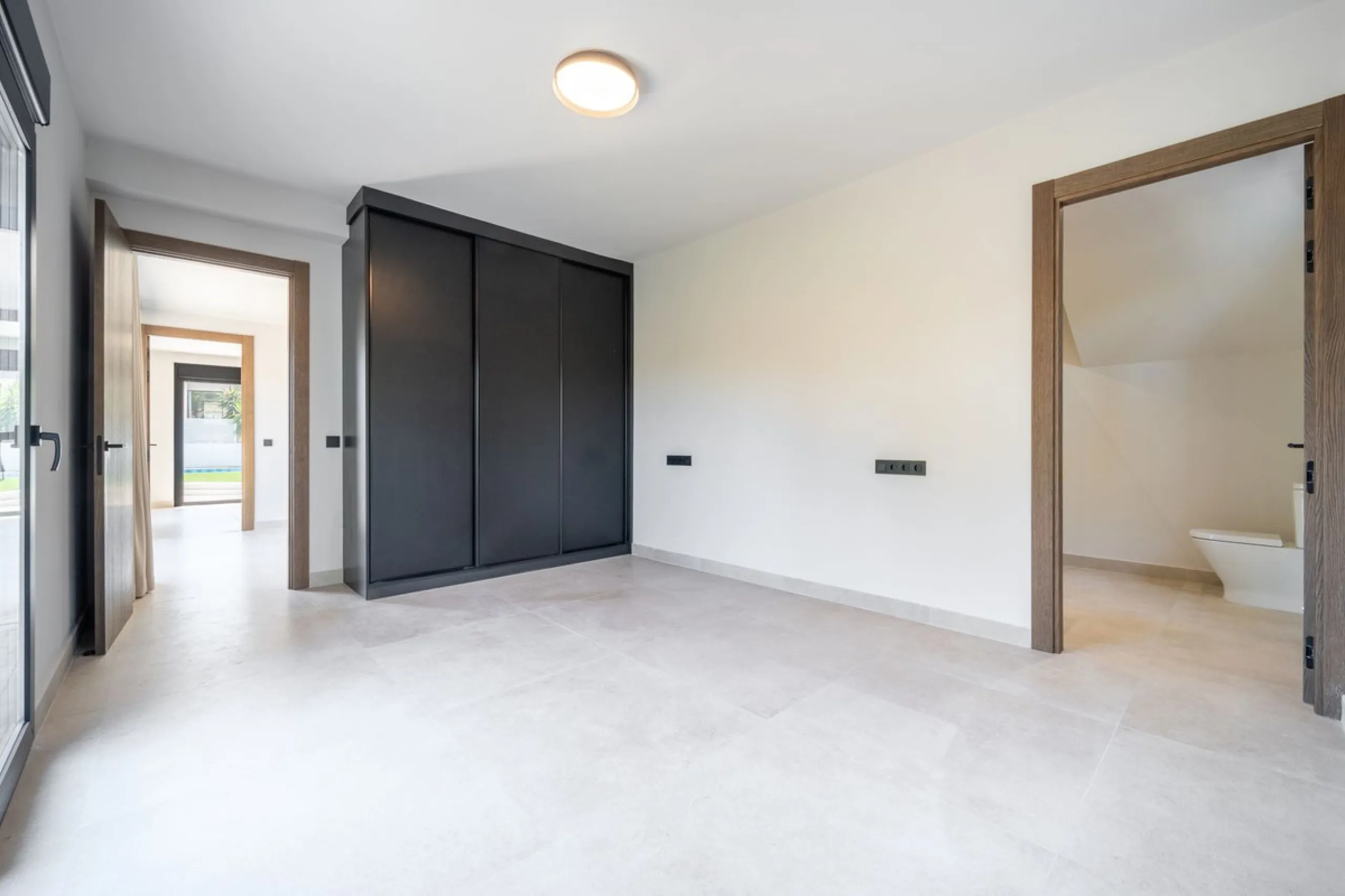 Unique opportunity to purchase a villa within walking distance to all amenities, beach and golf.