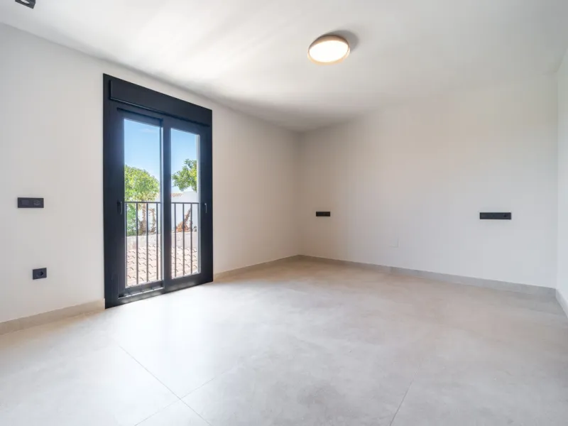 Unique opportunity to purchase a villa within walking distance to all amenities, beach and golf.