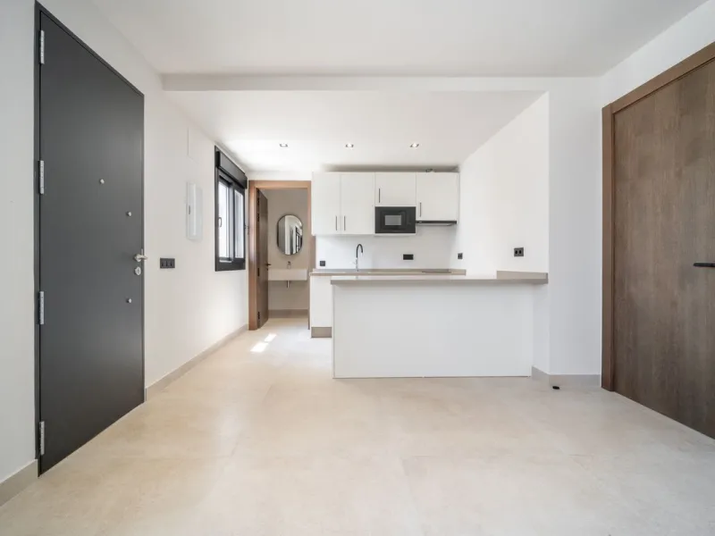 Unique opportunity to purchase a villa within walking distance to all amenities, beach and golf.