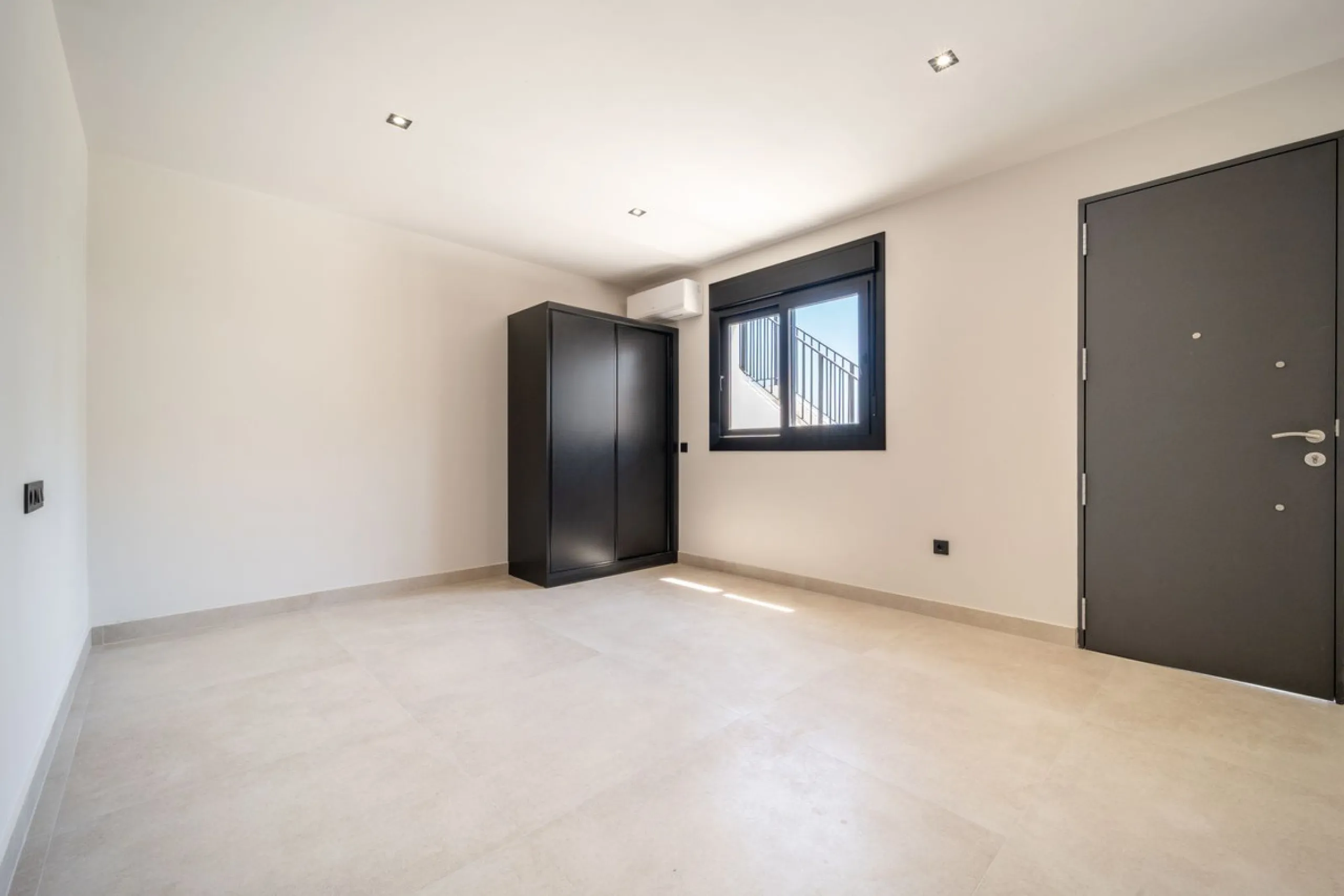 Unique opportunity to purchase a villa within walking distance to all amenities, beach and golf.