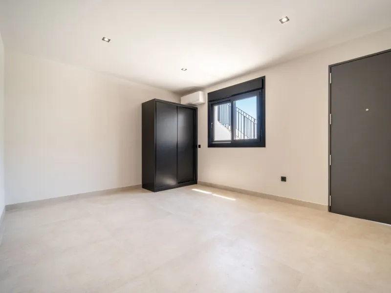 Unique opportunity to purchase a villa within walking distance to all amenities, beach and golf.