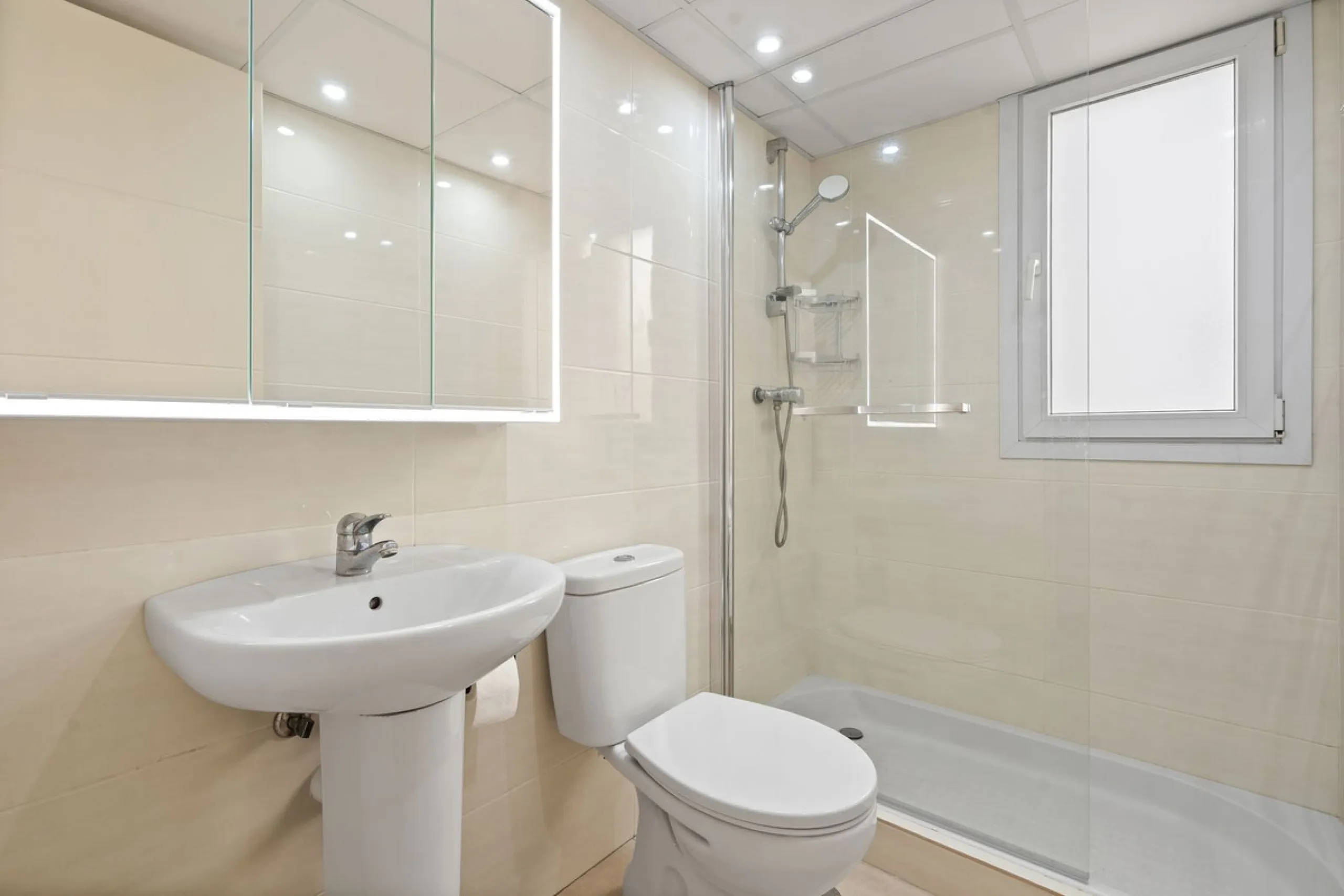Beautifully Presented 3-Bedroom Apartment by Estepona Port