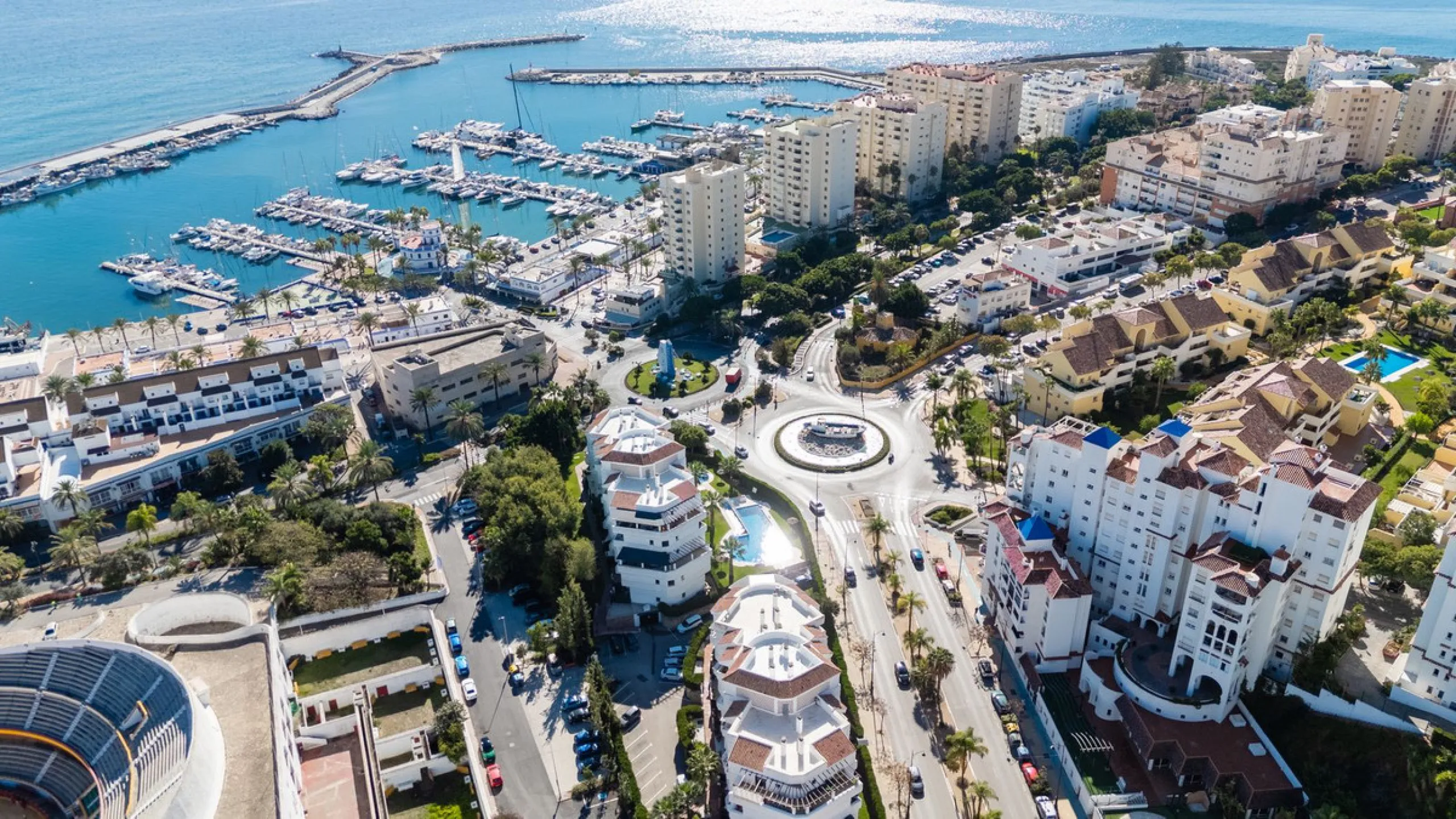 Beautifully Presented 3-Bedroom Apartment by Estepona Port