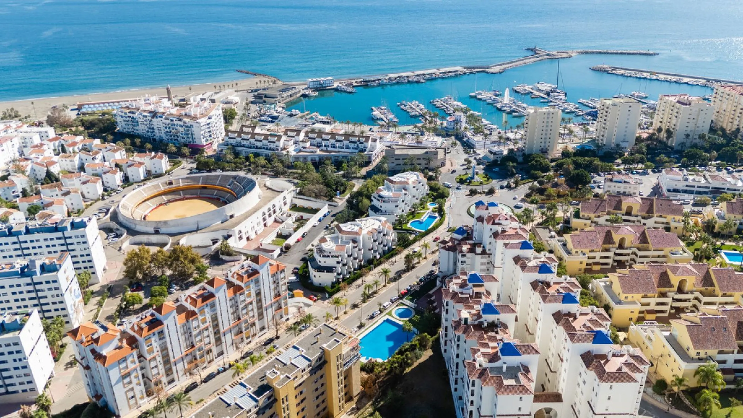 Beautifully Presented 3-Bedroom Apartment by Estepona Port