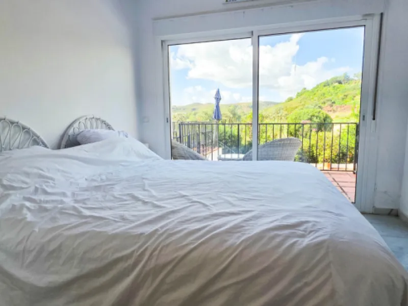 Set on the front line of La Duquesa's golf course, this south-facing semi-detached bungalow combines space, sustainability, and location in one irresistible package. Offering five bedrooms, all with ensuite bathrooms, this is a home designed for comfortab