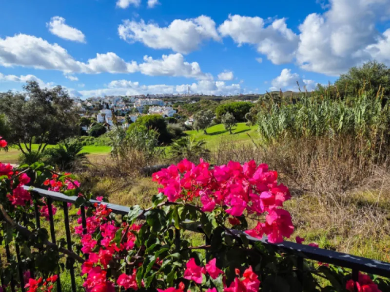 Set on the front line of La Duquesa's golf course, this south-facing semi-detached bungalow combines space, sustainability, and location in one irresistible package. Offering five bedrooms, all with ensuite bathrooms, this is a home designed for comfortab