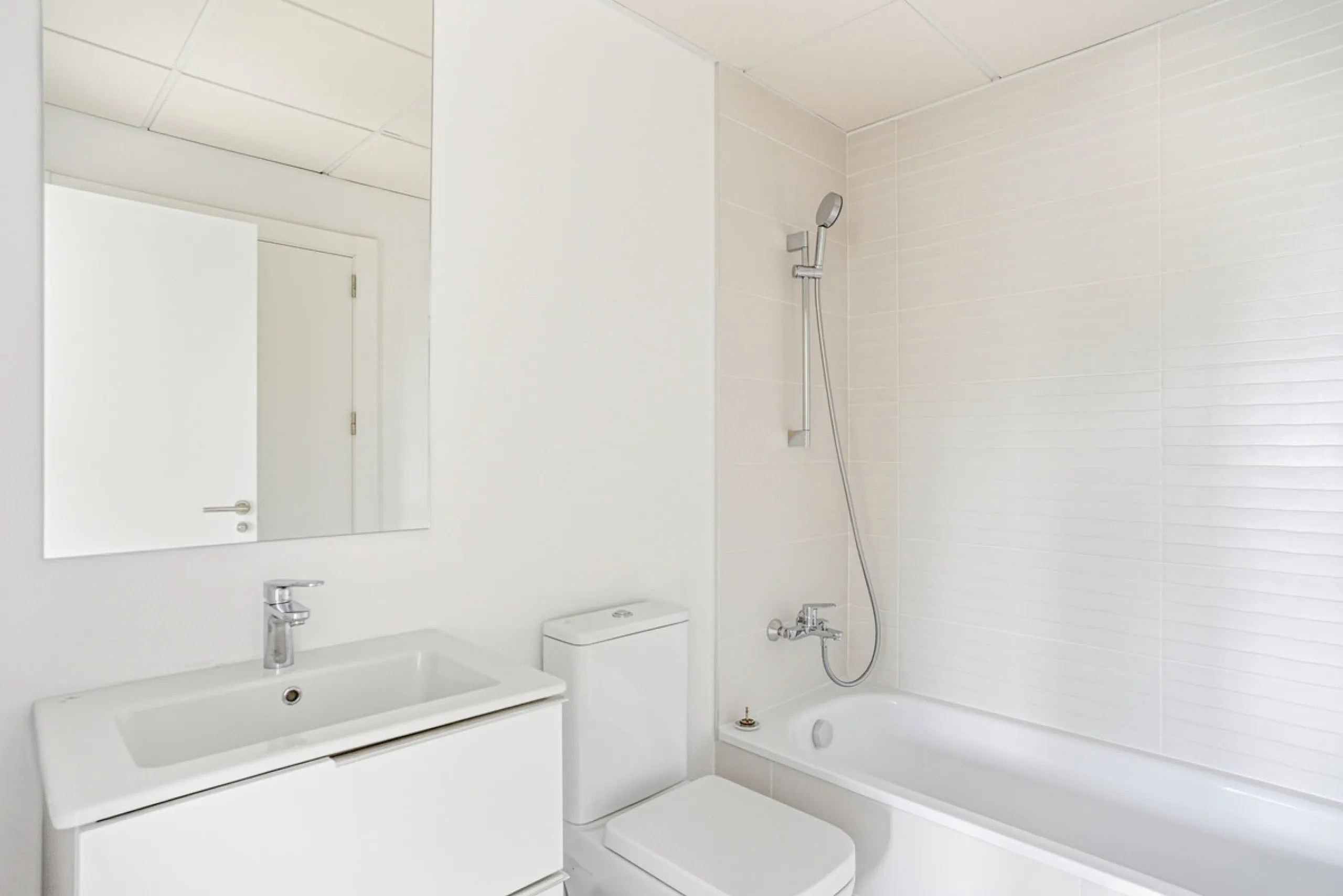 Brand new southwest facing two bedroom apartment located in the sought-after gated community Acqua Gardens , ideally located - walking distance to the beach, close to shops, restaurants, and all essential amenities on the New Golden Mile. This unfurnished