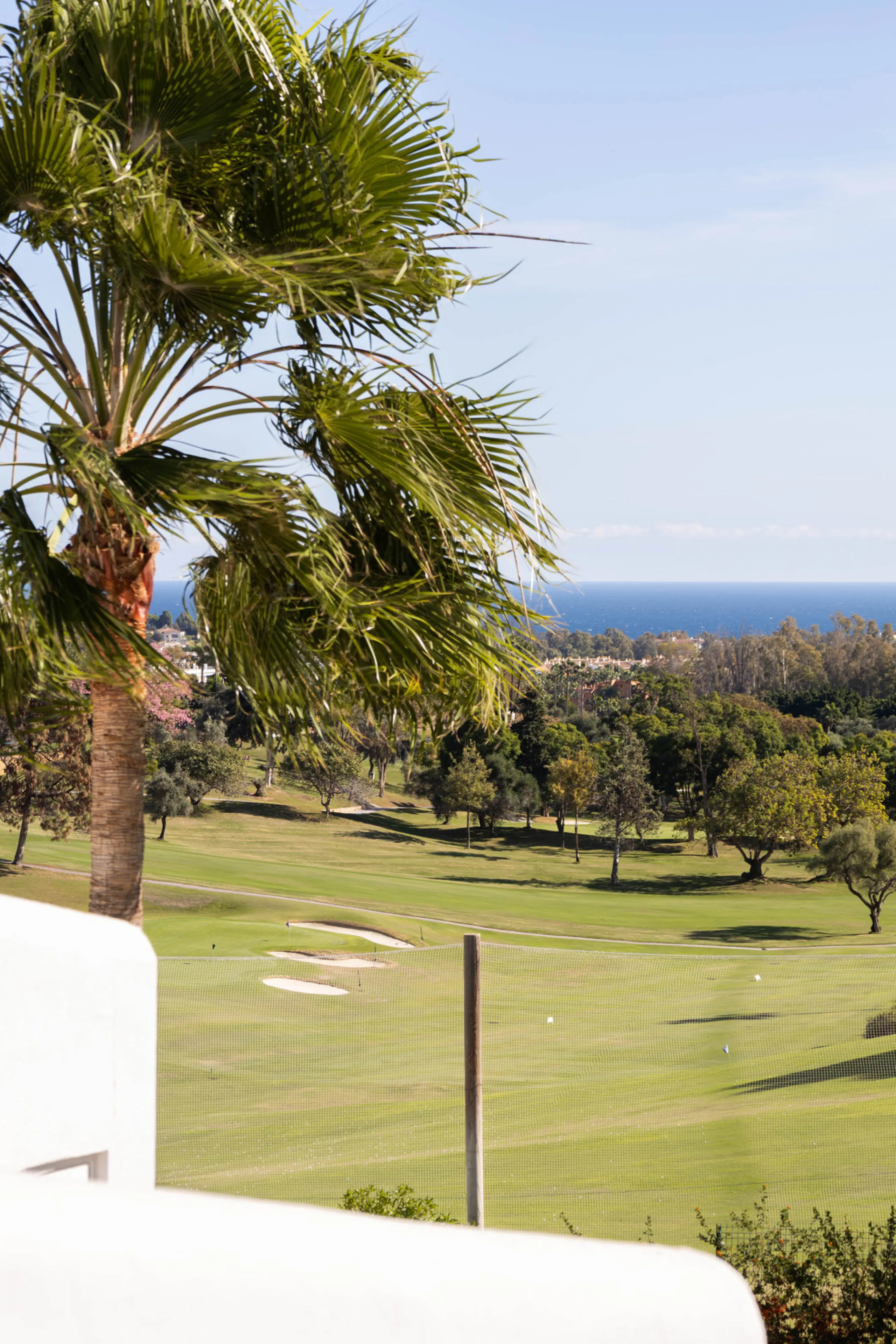 Welcome to this elegant 2-bedroom apartment, ideally positioned on the top floor in the heart of Nueva Andalucía—overlooking the renowned Aloha Golf Course and offering spectacular sea, mountain, and golf views. This thoughtfully renovated home combines m