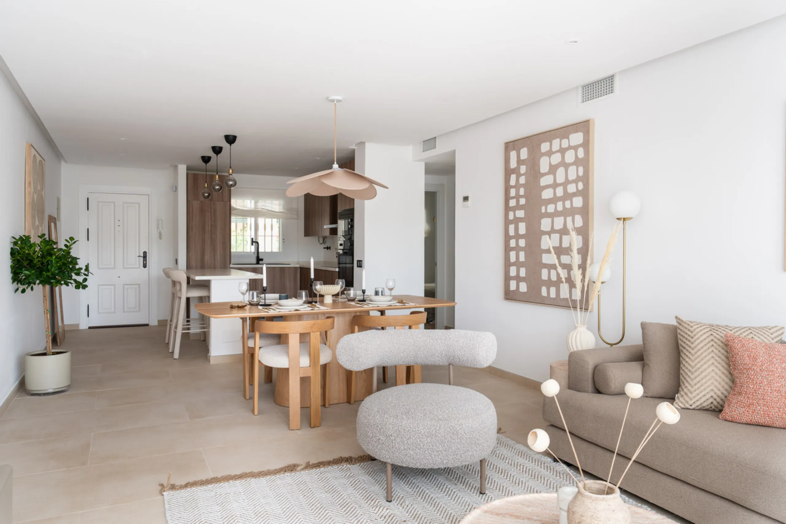 Apartment - Middle Floor Apartment в продаже в Benahavís, Málaga. В доме 2 спален и 2 ванных комнат. Площадь дома 86 м²