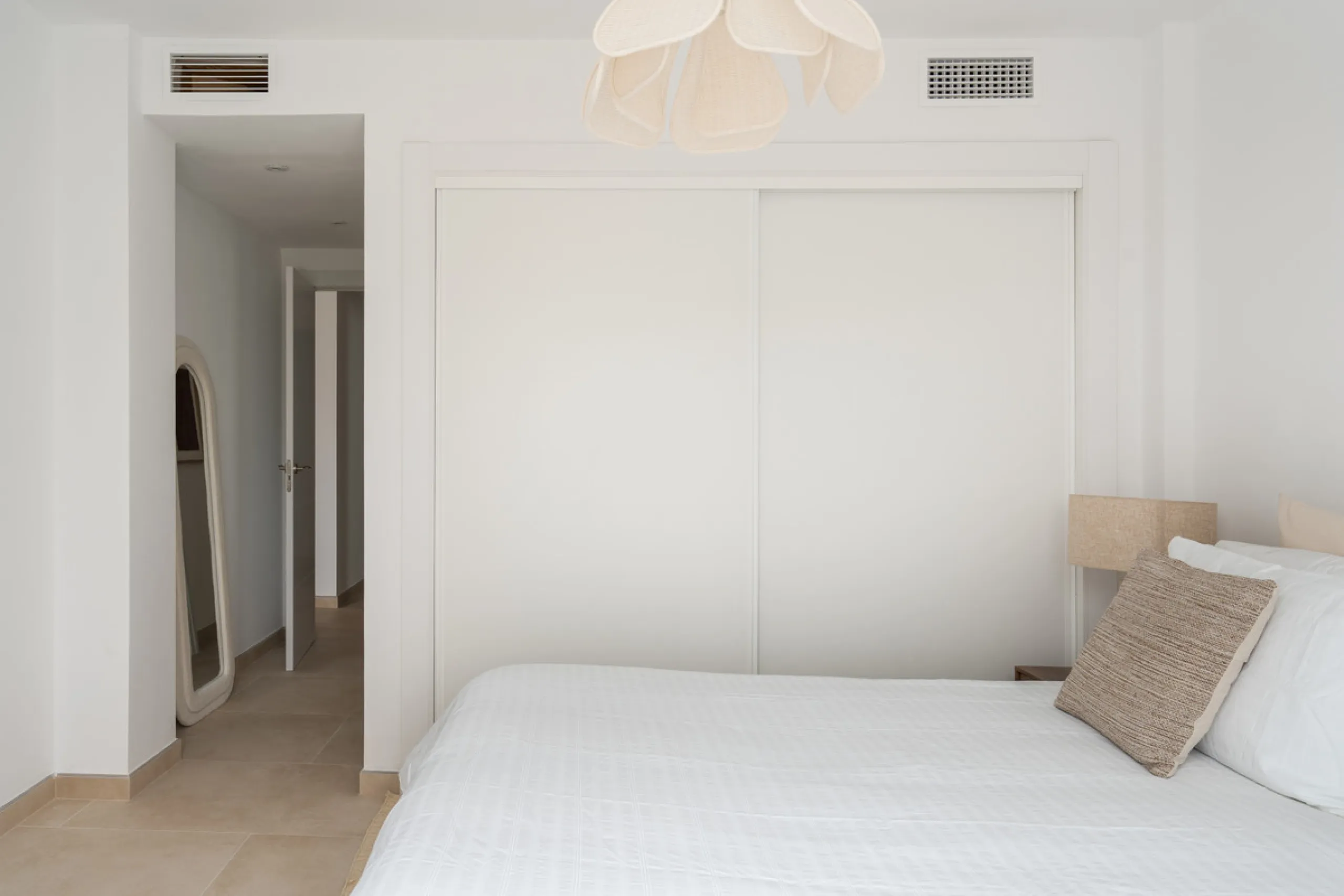 Apartment - Middle Floor Apartment в продаже в Benahavís, Málaga. В доме 2 спален и 2 ванных комнат. Площадь дома 86 м²