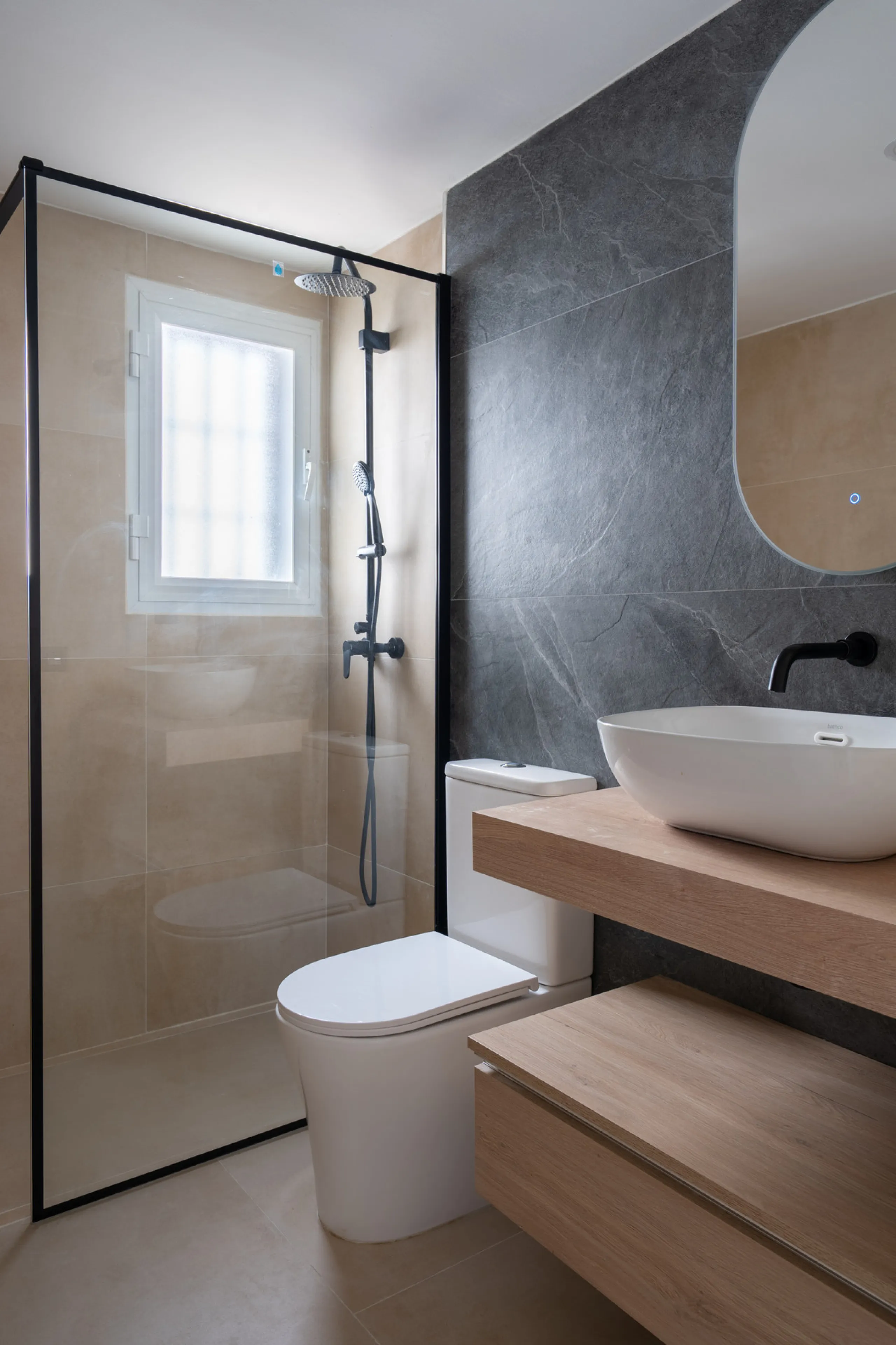 Apartment - Middle Floor Apartment в продаже в Benahavís, Málaga. В доме 2 спален и 2 ванных комнат. Площадь дома 86 м²