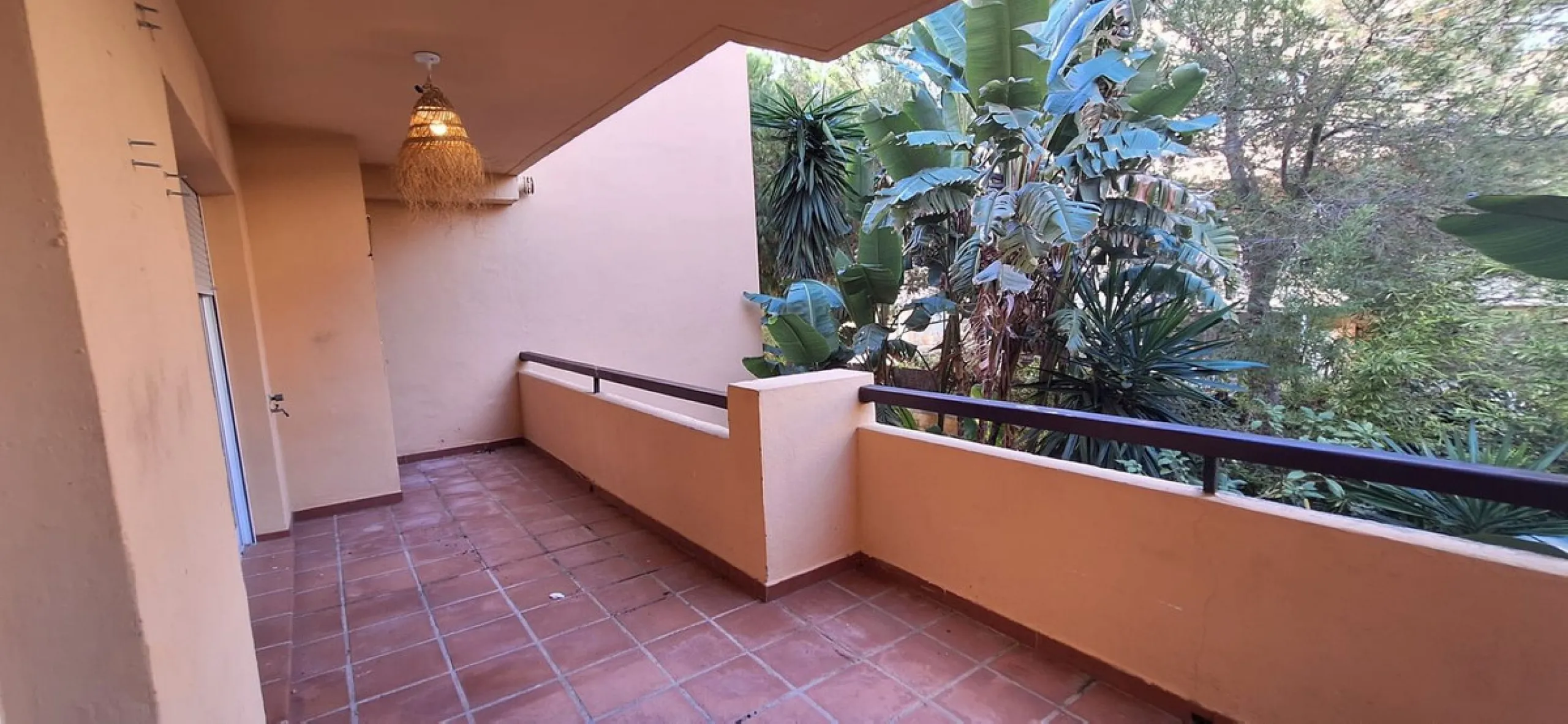 Apartment - Middle Floor Apartment в продаже в Marbella, Málaga. В доме 2 спален и 2 ванных комнат. Площадь дома 92 м²