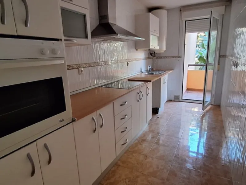 Apartment - Middle Floor Apartment в продаже в Marbella, Málaga. В доме 2 спален и 2 ванных комнат. Площадь дома 92 м²