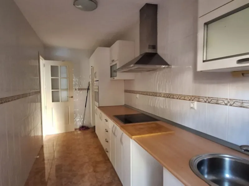 Apartment - Middle Floor Apartment в продаже в Marbella, Málaga. В доме 2 спален и 2 ванных комнат. Площадь дома 92 м²