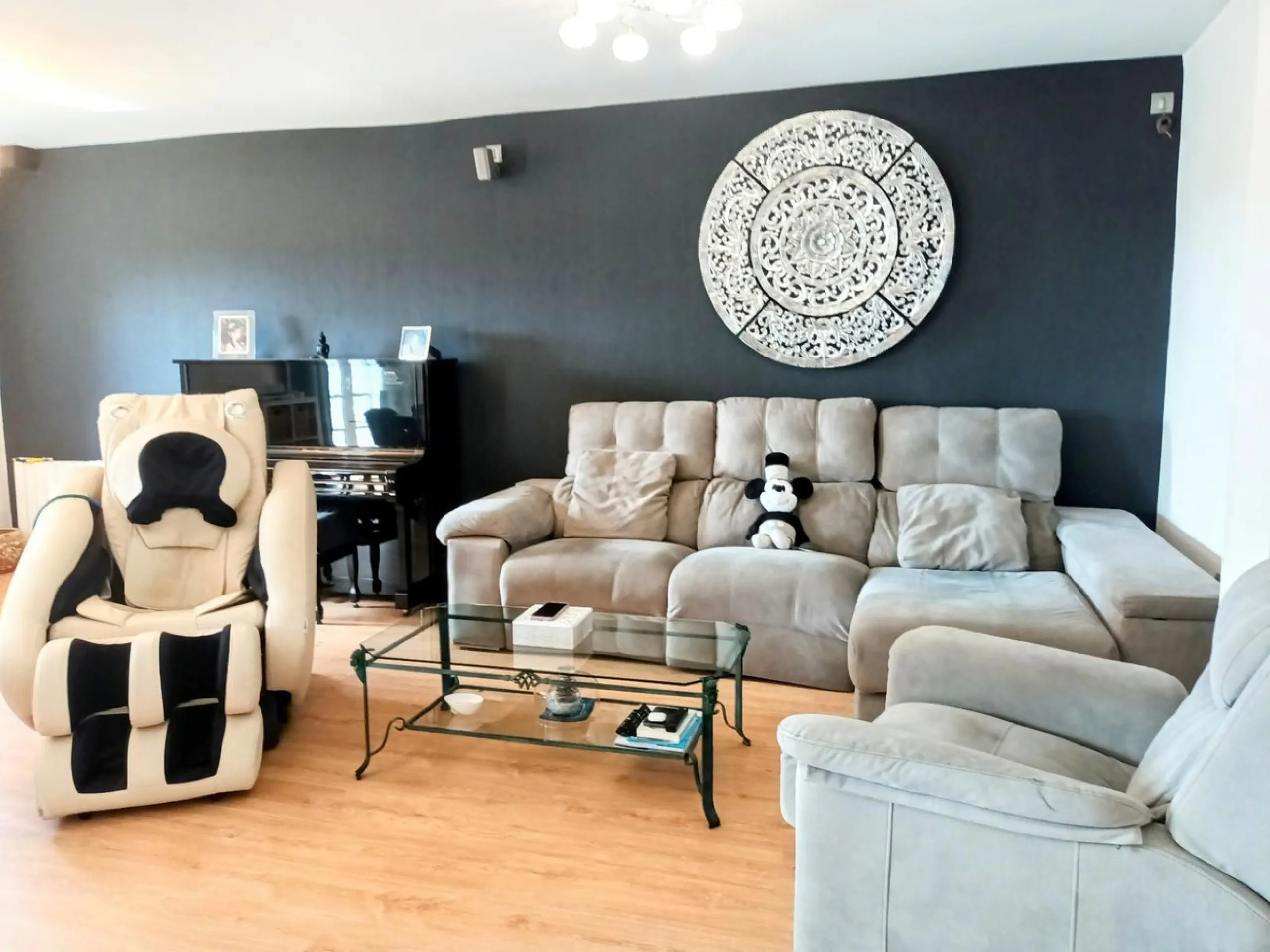 Discover this beautiful semi-detached house located in the peaceful area of Guadalmar (Málaga), less than a 5-minute walk from the beach. This spacious and well-maintained home combines comfort, elegance, and functionality — ideal as a family residence or