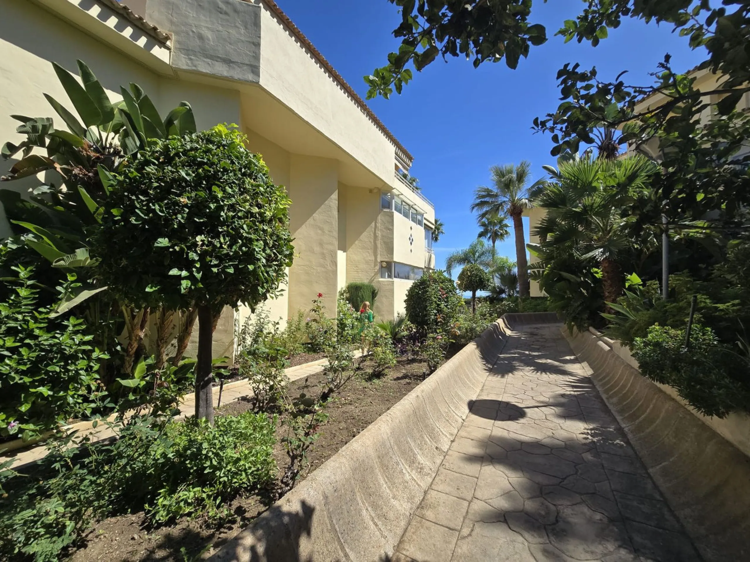 Apartment - Ground Floor Apartment в продаже в Benalmadena, Málaga. В доме 2 спален и 2 ванных комнат. Площадь дома 100 м²