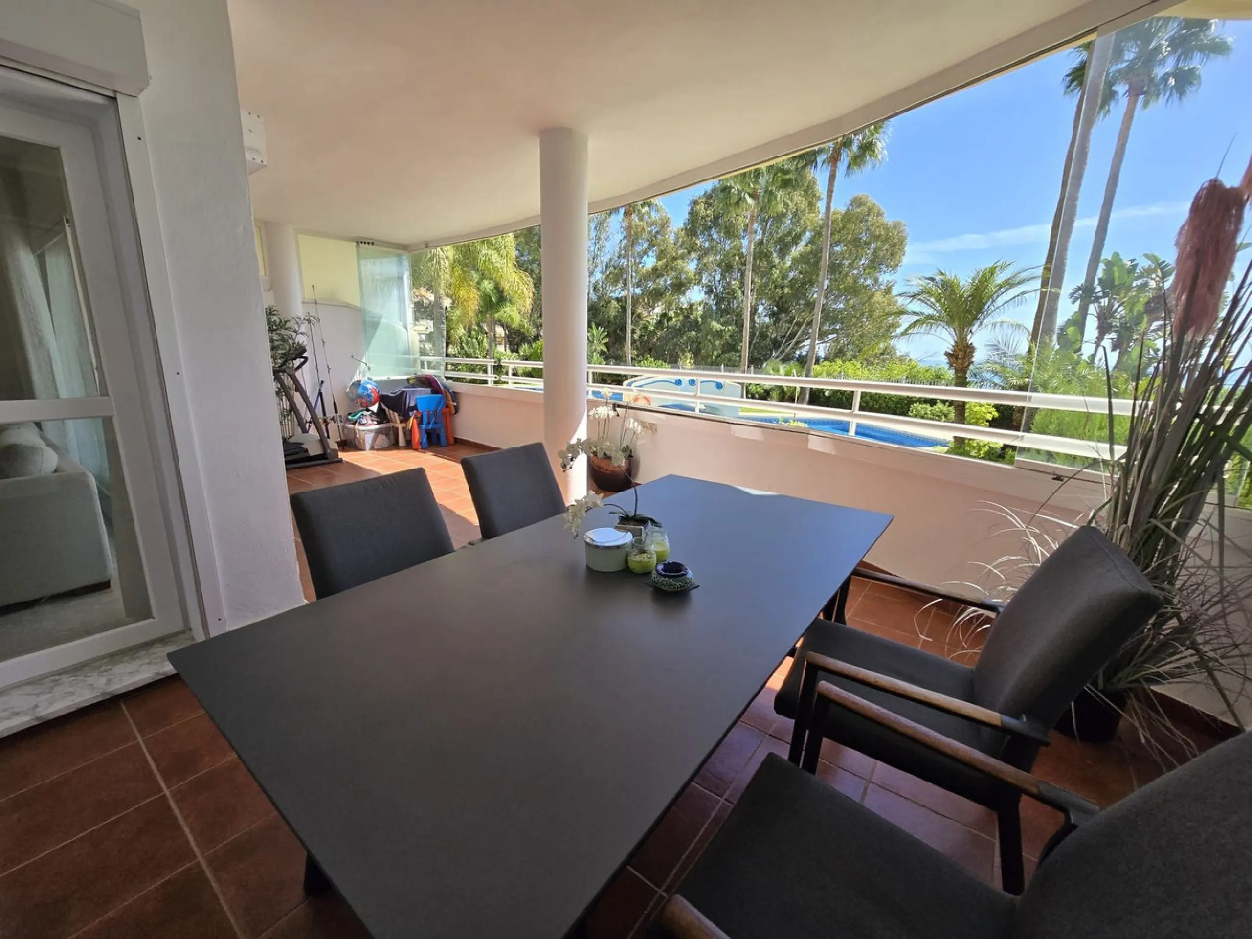 Apartment - Ground Floor Apartment в продаже в Benalmadena, Málaga. В доме 2 спален и 2 ванных комнат. Площадь дома 100 м²