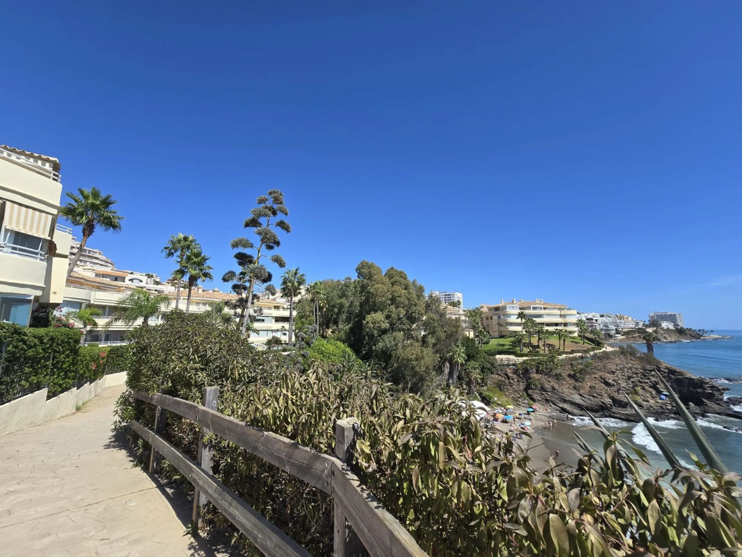 Apartment - Ground Floor Apartment в продаже в Benalmadena, Málaga. В доме 2 спален и 2 ванных комнат. Площадь дома 100 м²