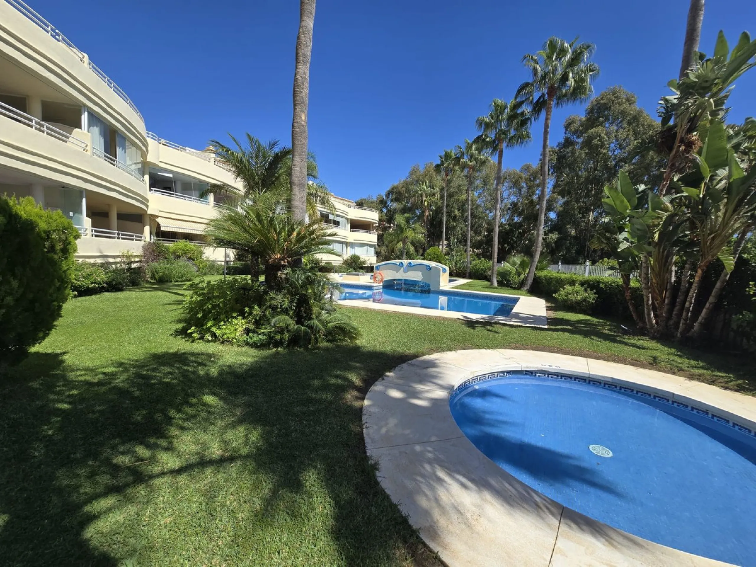 Apartment - Ground Floor Apartment в продаже в Benalmadena, Málaga. В доме 2 спален и 2 ванных комнат. Площадь дома 100 м²