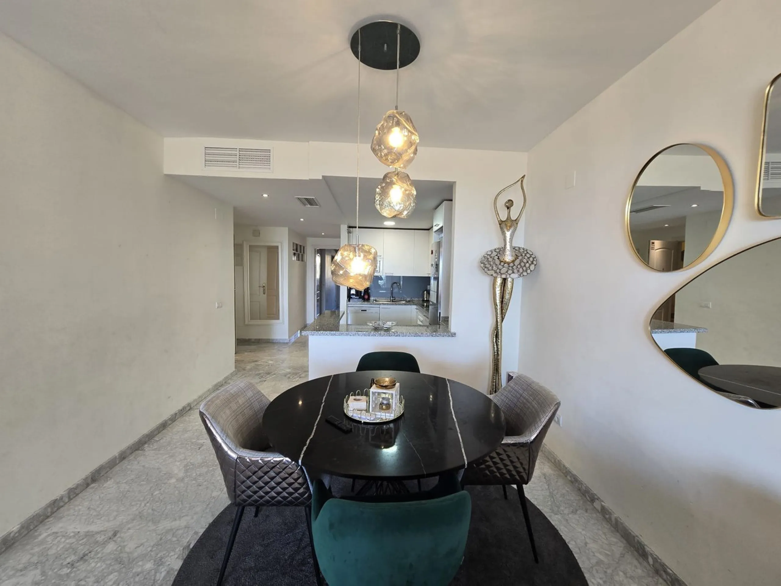 Apartment - Ground Floor Apartment в продаже в Benalmadena, Málaga. В доме 2 спален и 2 ванных комнат. Площадь дома 100 м²
