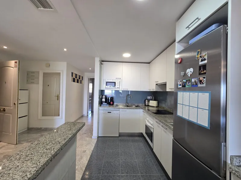 Apartment - Ground Floor Apartment в продаже в Benalmadena, Málaga. В доме 2 спален и 2 ванных комнат. Площадь дома 100 м²