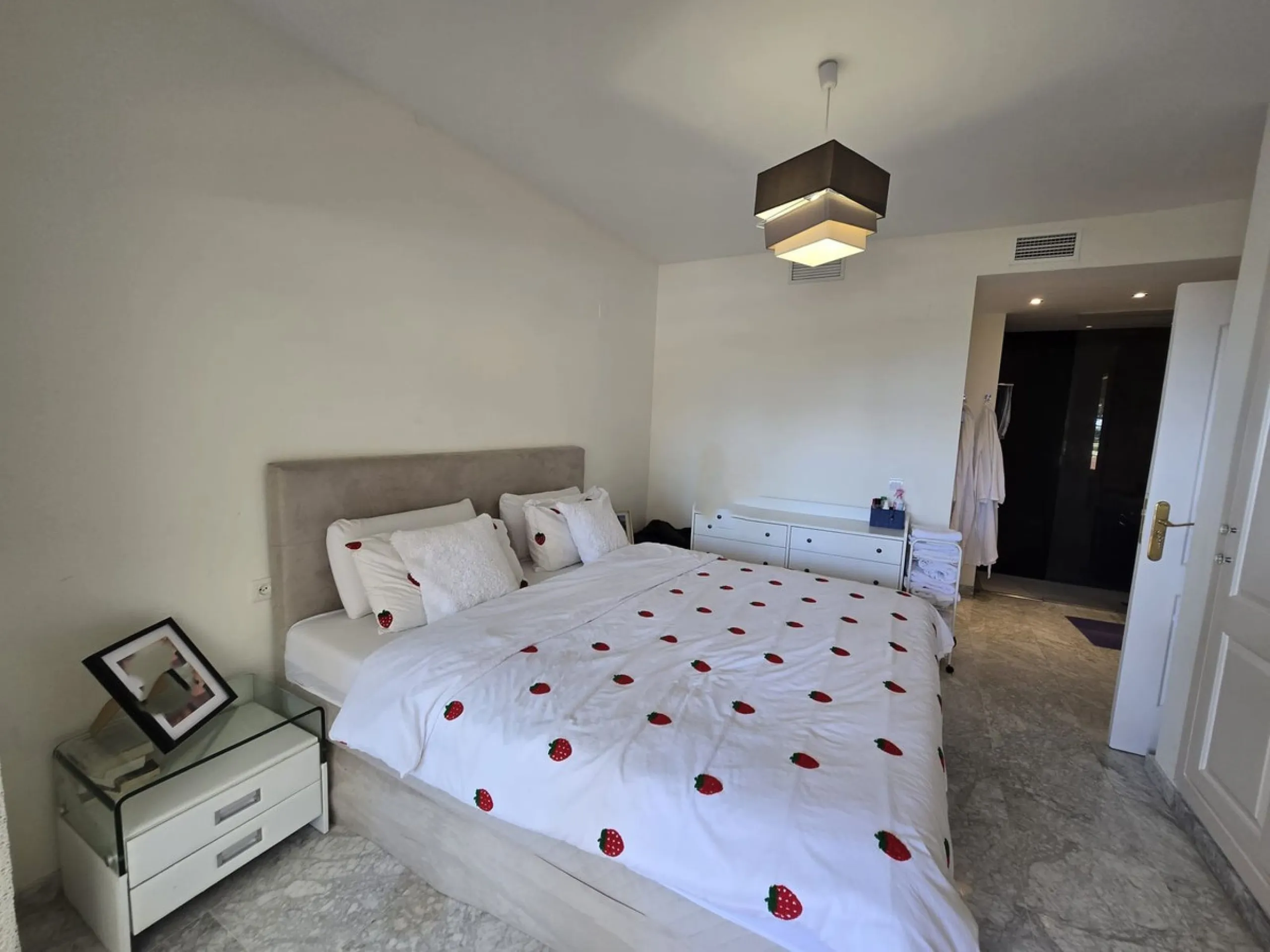 Apartment - Ground Floor Apartment в продаже в Benalmadena, Málaga. В доме 2 спален и 2 ванных комнат. Площадь дома 100 м²