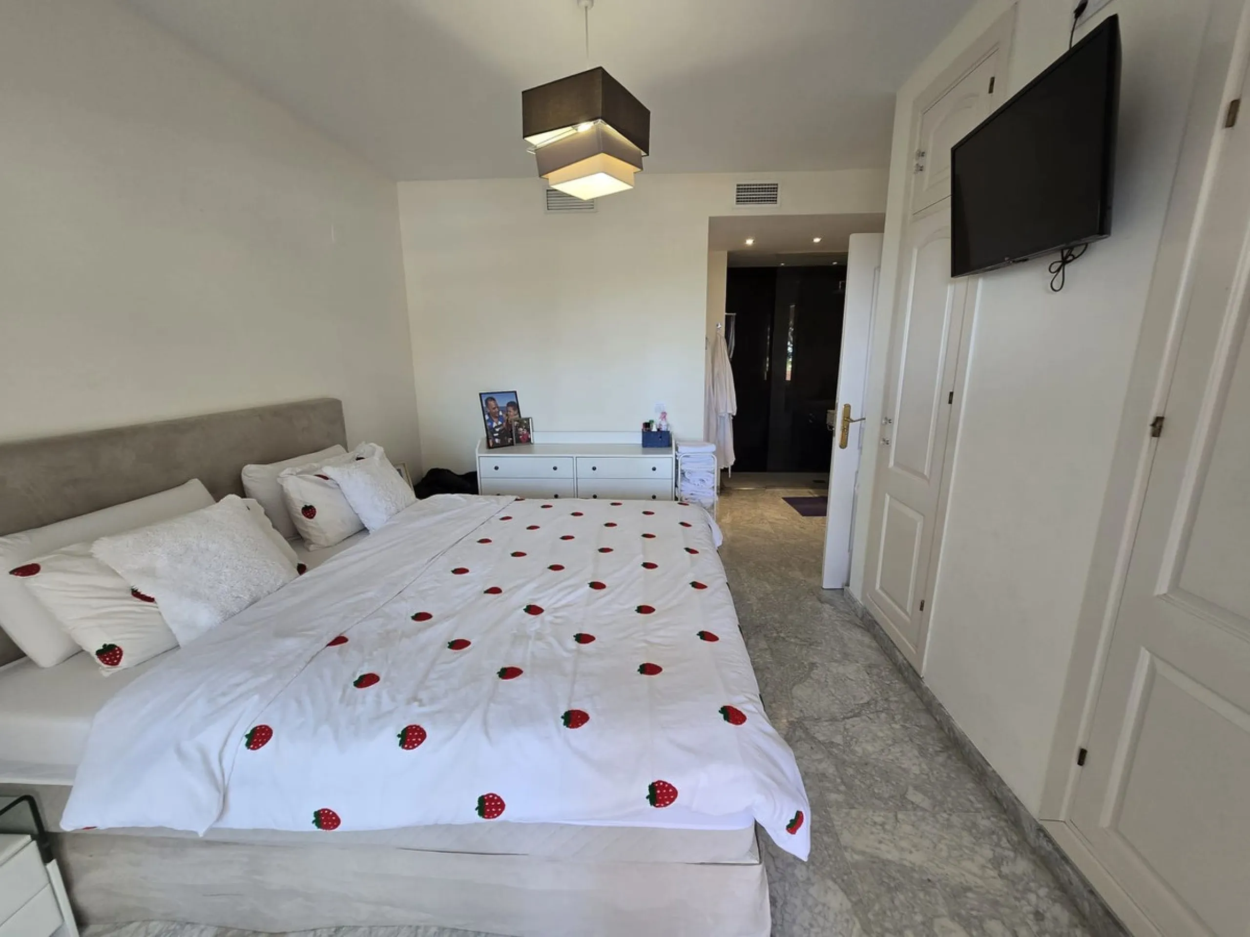 Apartment - Ground Floor Apartment в продаже в Benalmadena, Málaga. В доме 2 спален и 2 ванных комнат. Площадь дома 100 м²