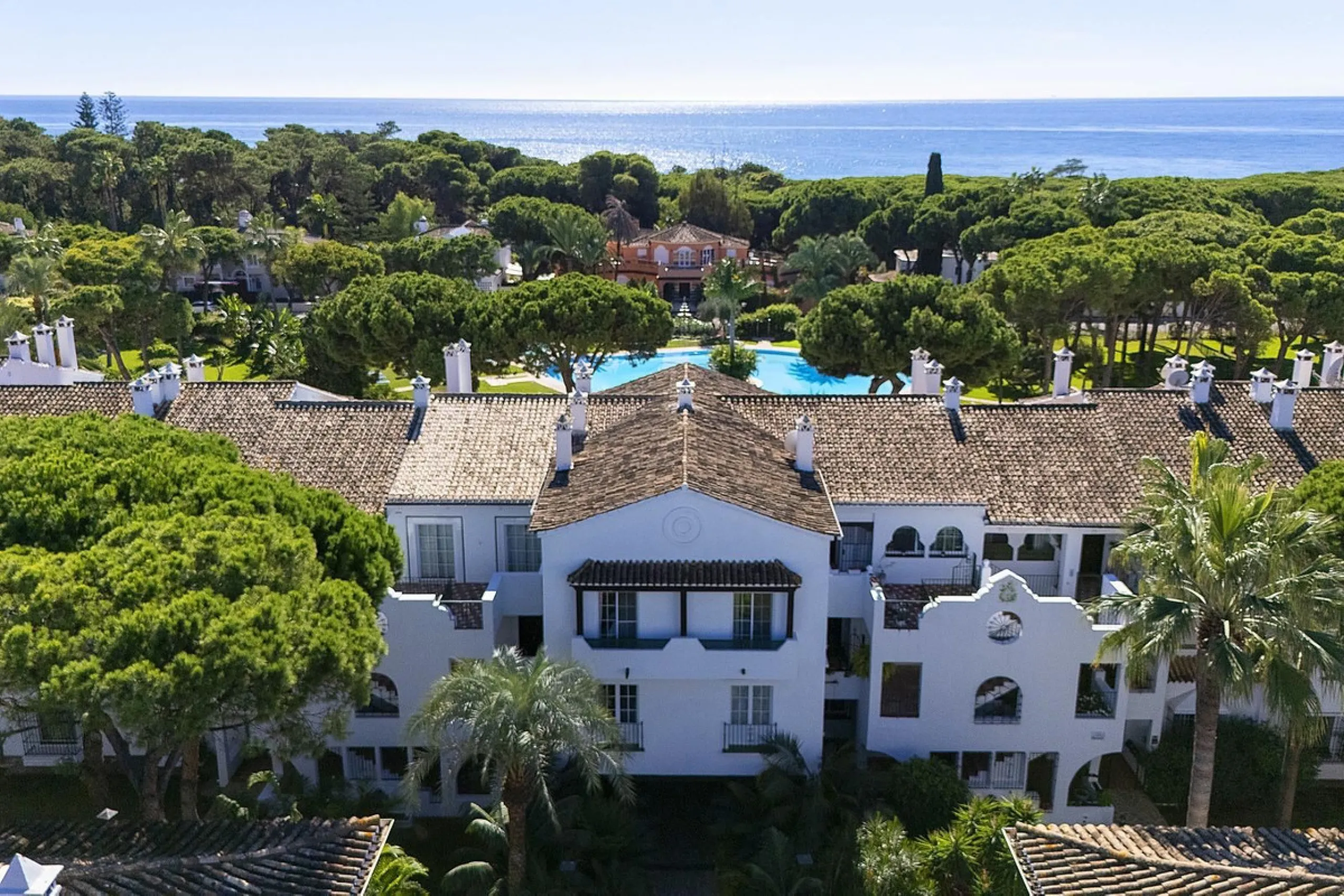 Apartment - Middle Floor Apartment в продаже в Estepona, Málaga. В доме 3 спален и 3 ванных комнат. Площадь дома 235 м²