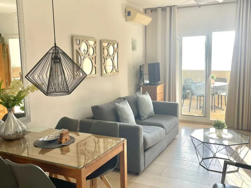 Apartment - Middle Floor Apartment в продаже в Benalmadena, Málaga. В доме 1 спален и 1 ванных комнат. Площадь дома 45 м²
