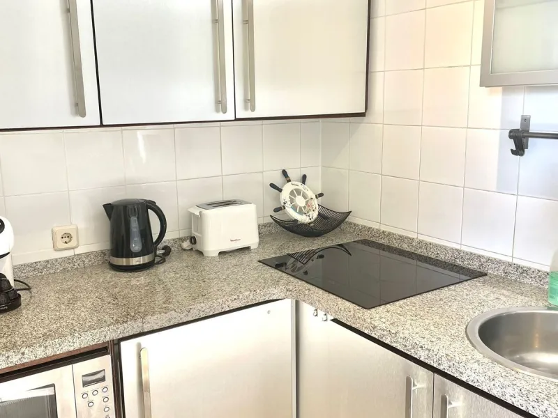 Discover this spectacular apartment with sea views in the prestigious Benalbeach complex in Benalmádena! It has a tourist license!
