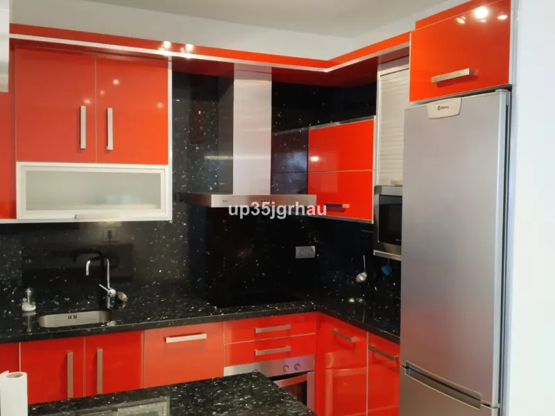 Cozy apartment of 100 m², located on the beachfront in a gated and private community with green areas, a communal swimming pool, tennis court, children's and adult pools with direct access to the beach, and ample parking within the closed and private resi